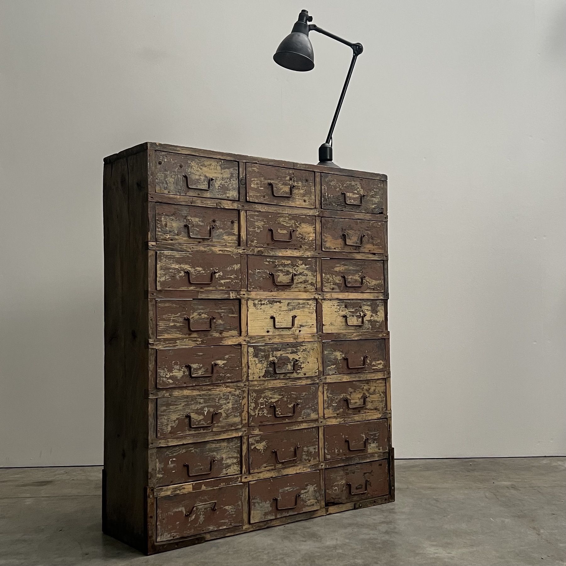 objet-vagabond-painted-chest0004