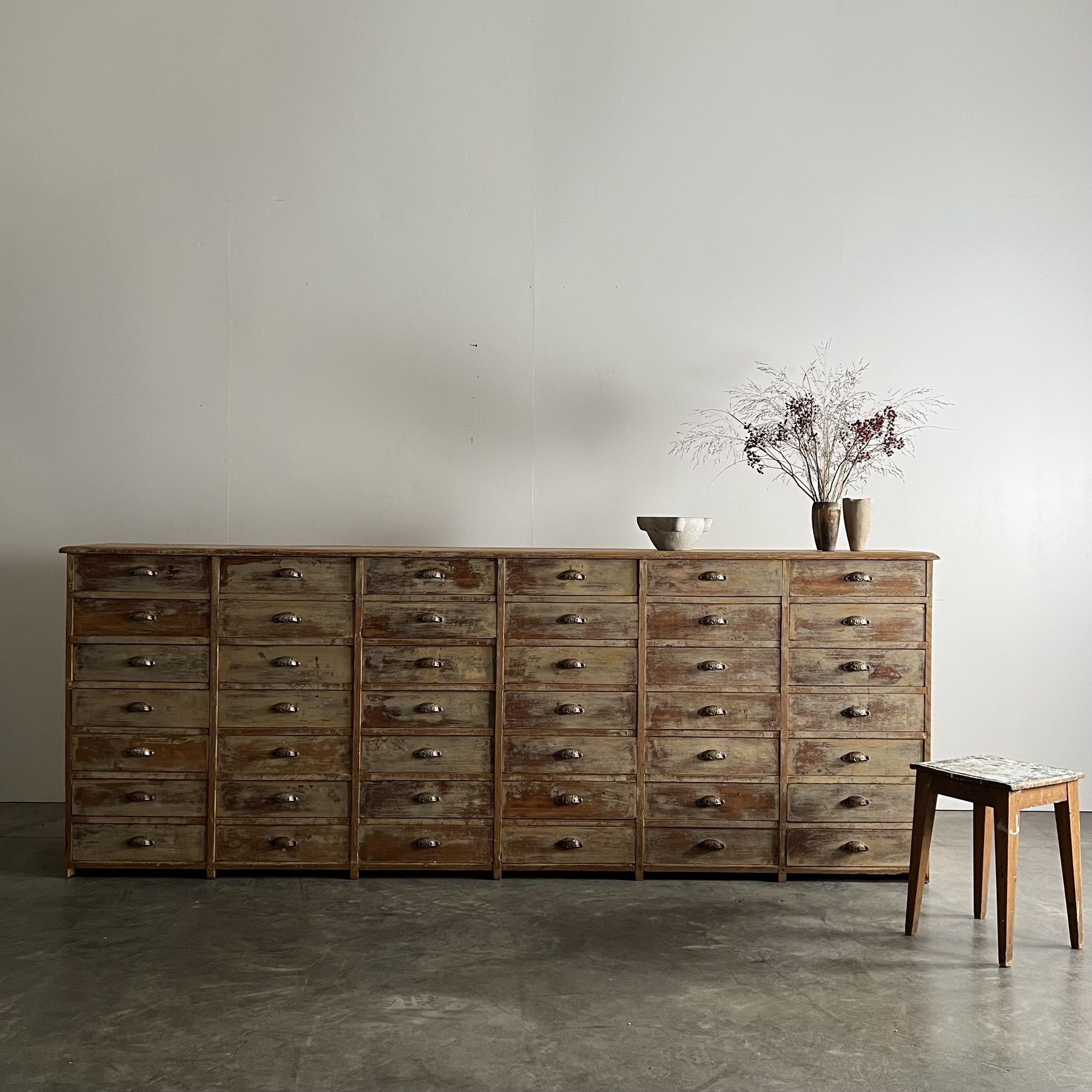 objet-vagabond-painted-chest0005