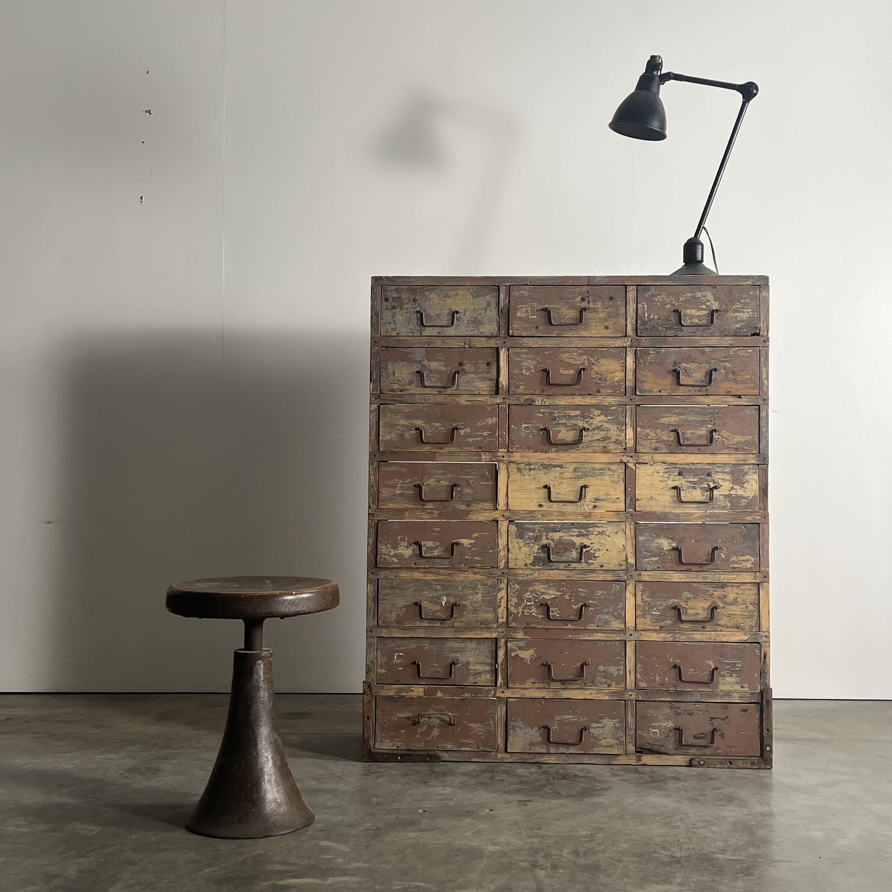 objet-vagabond-painted-chest0005