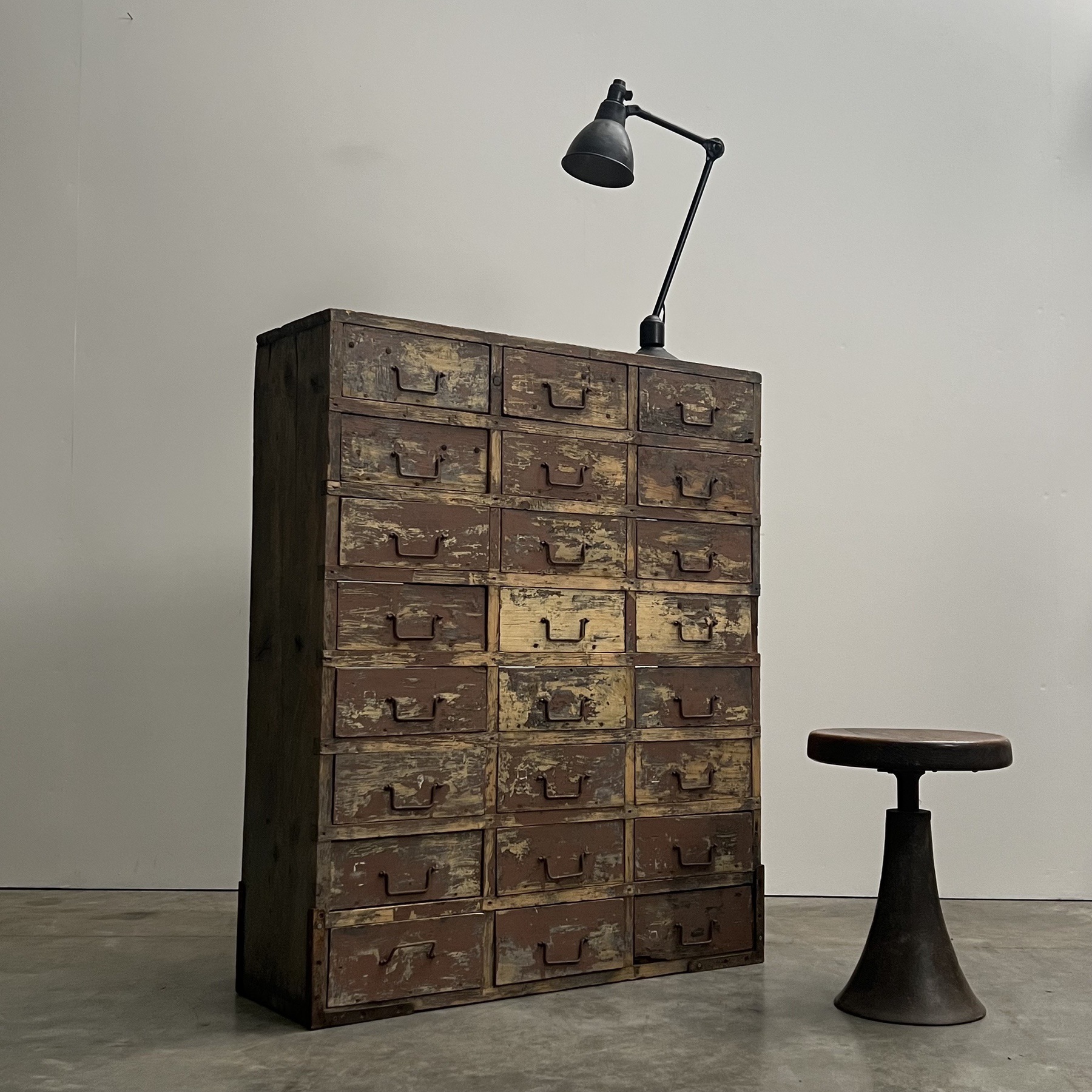 objet-vagabond-painted-chest0006