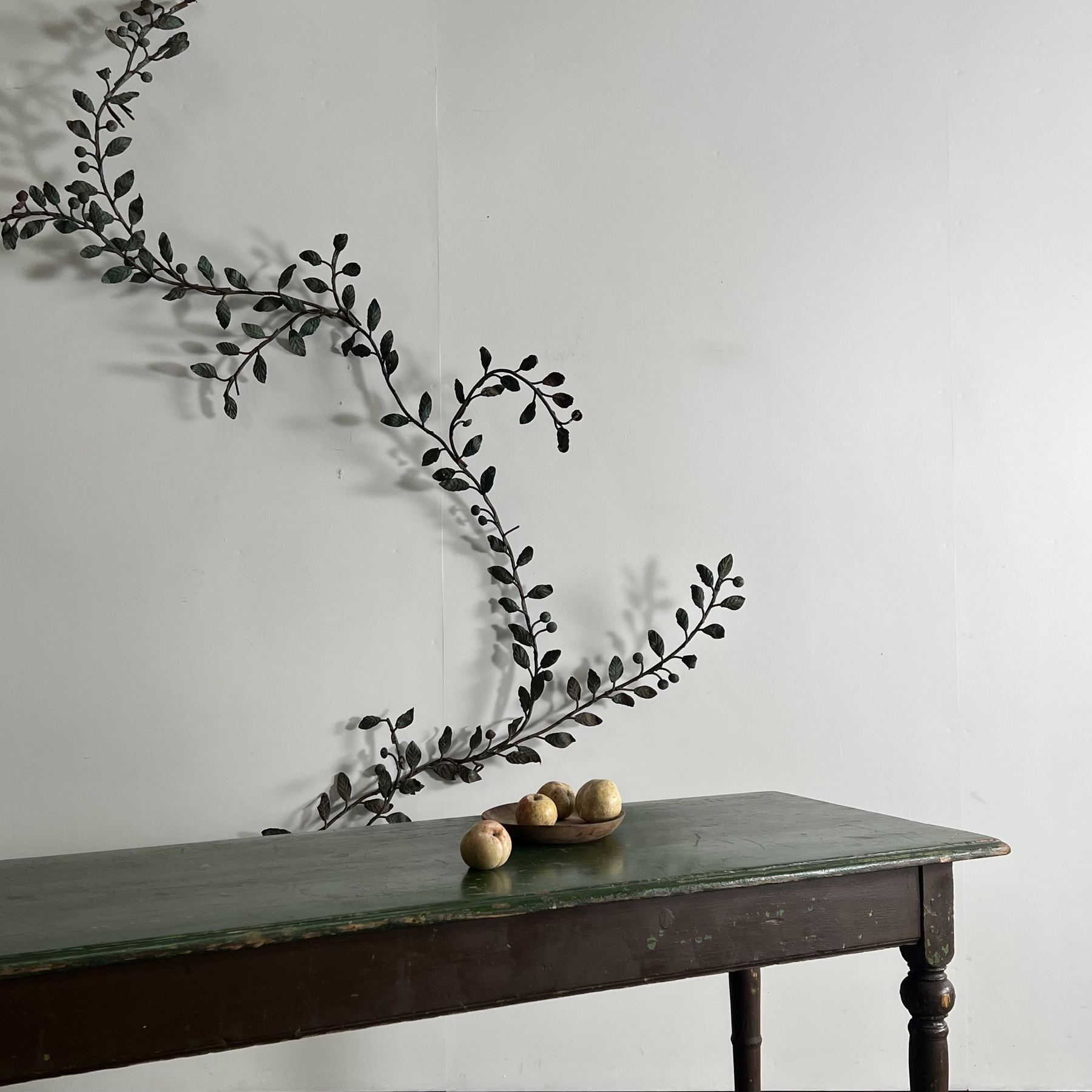 objet-vagabond-painted-table0002