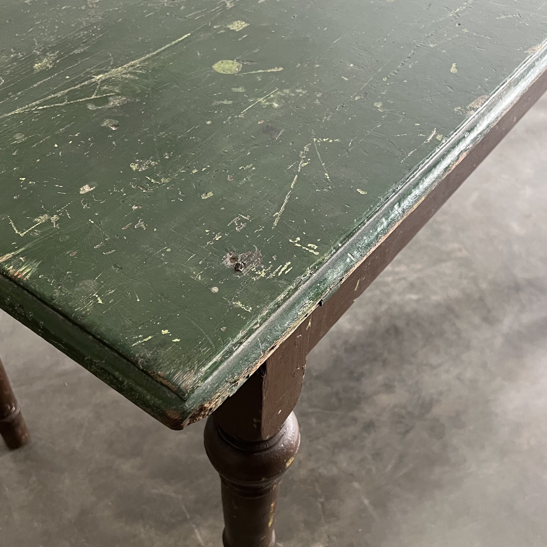 objet-vagabond-painted-table0005