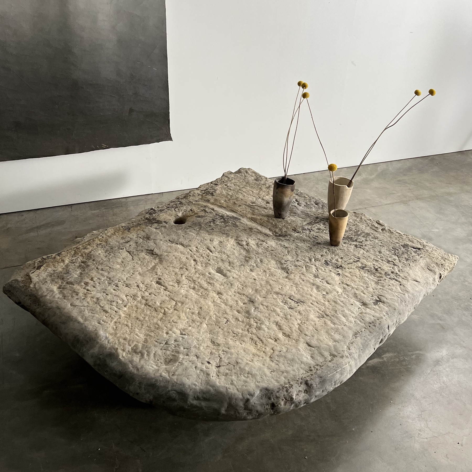 objet-vagabond-stone-table0004