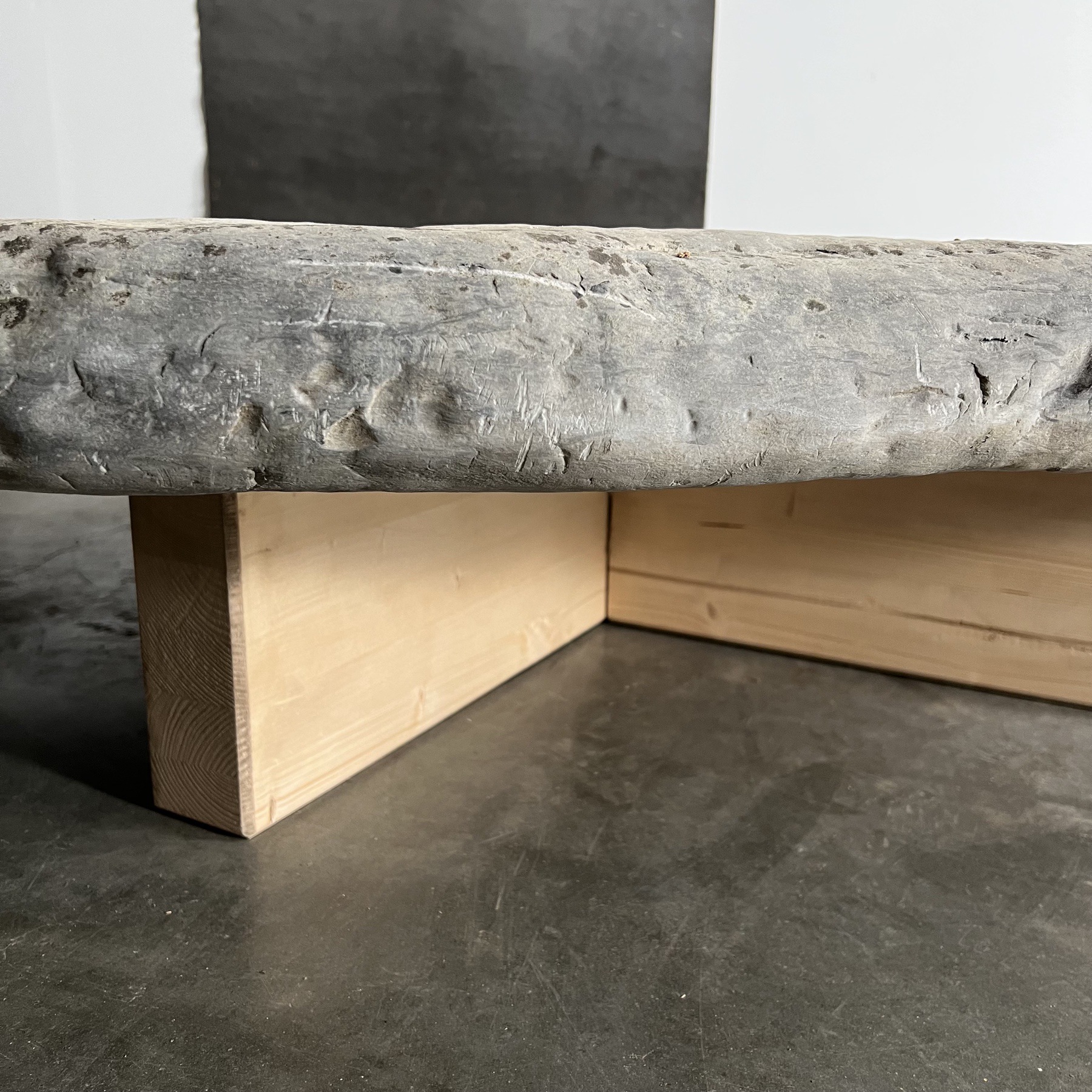 objet-vagabond-stone-table0005