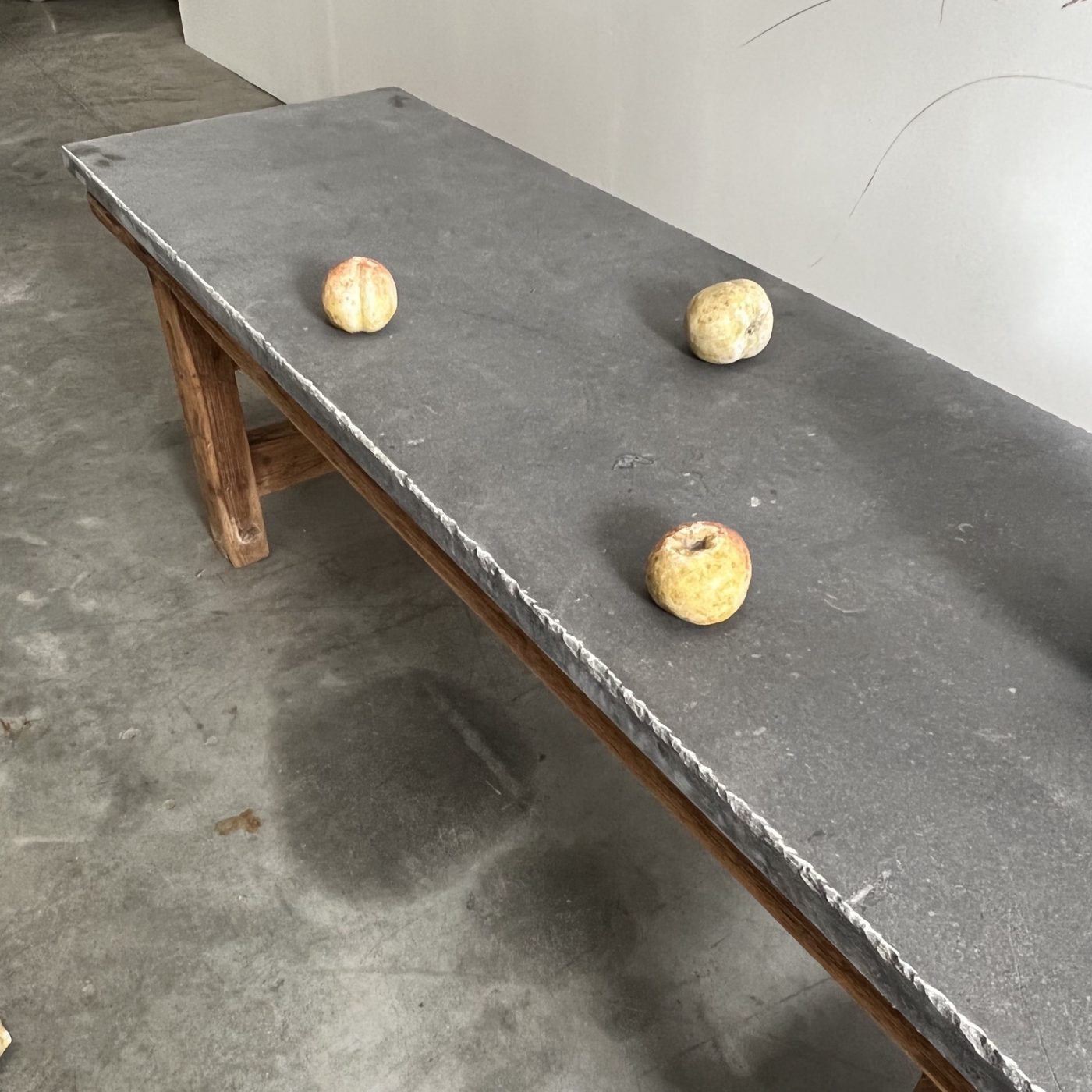 objet-vagabond-stone-tables0008
