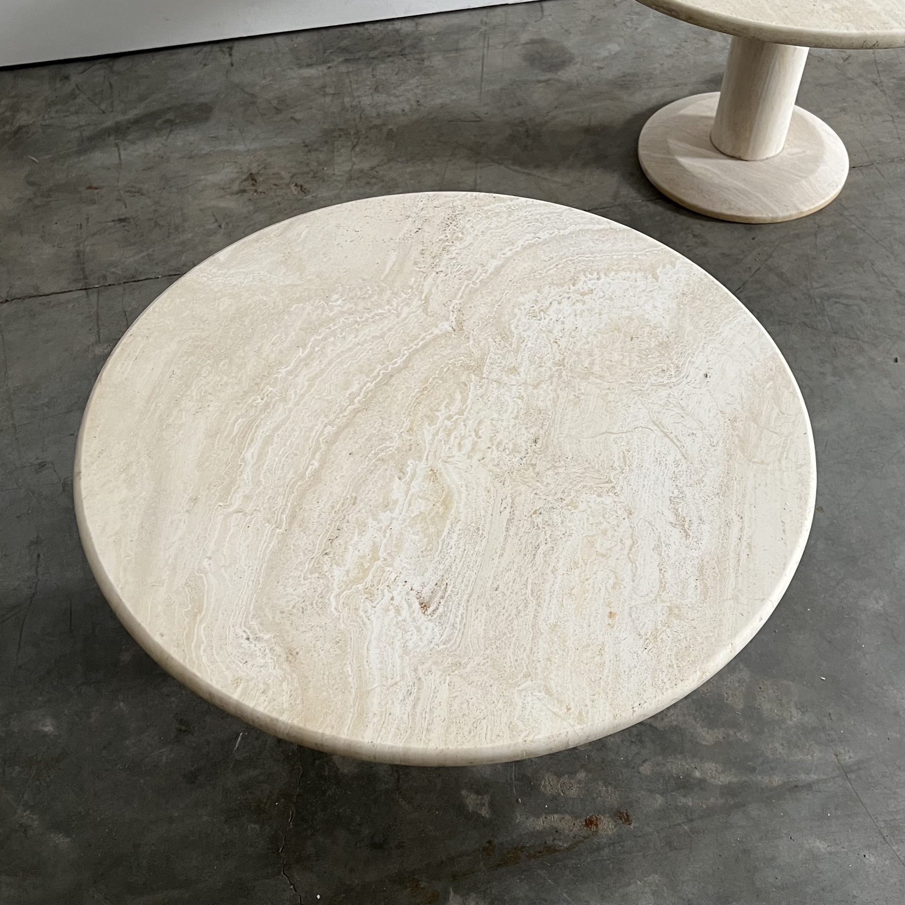 objet-vagabond-travertin-tables0006