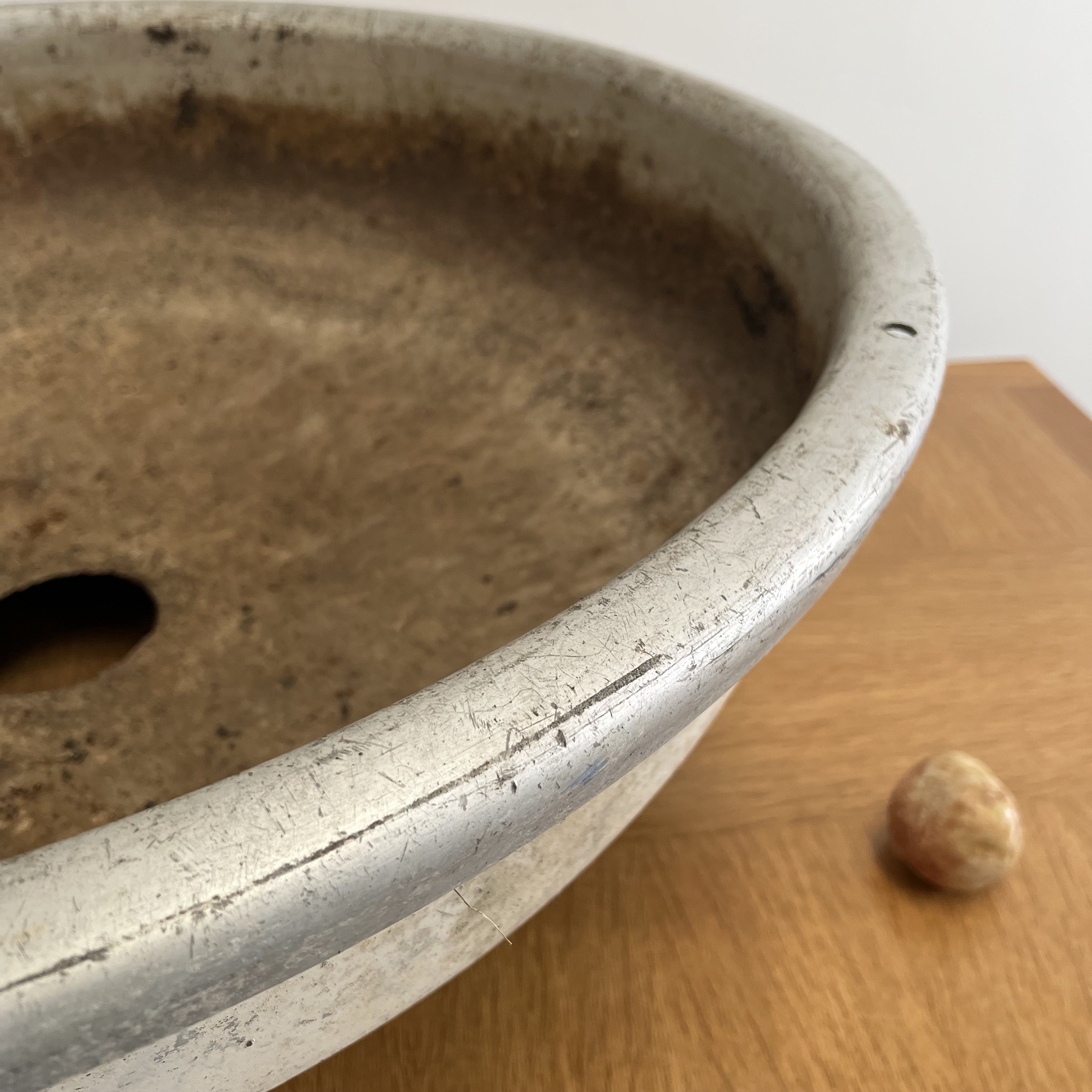 objet-vagabond-aluminium-planter0001