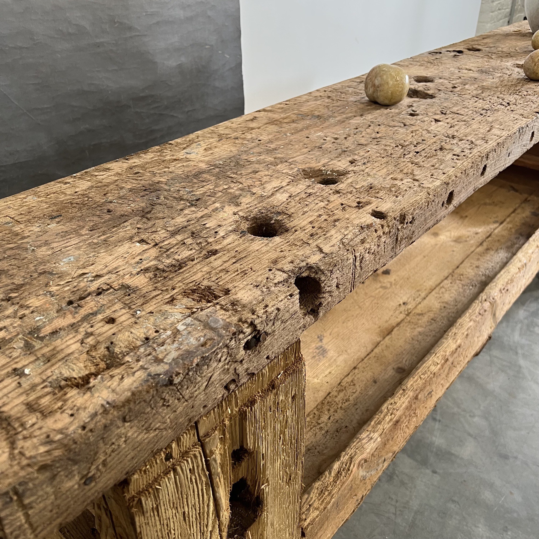 objet-vagabond-carpenter-console0006