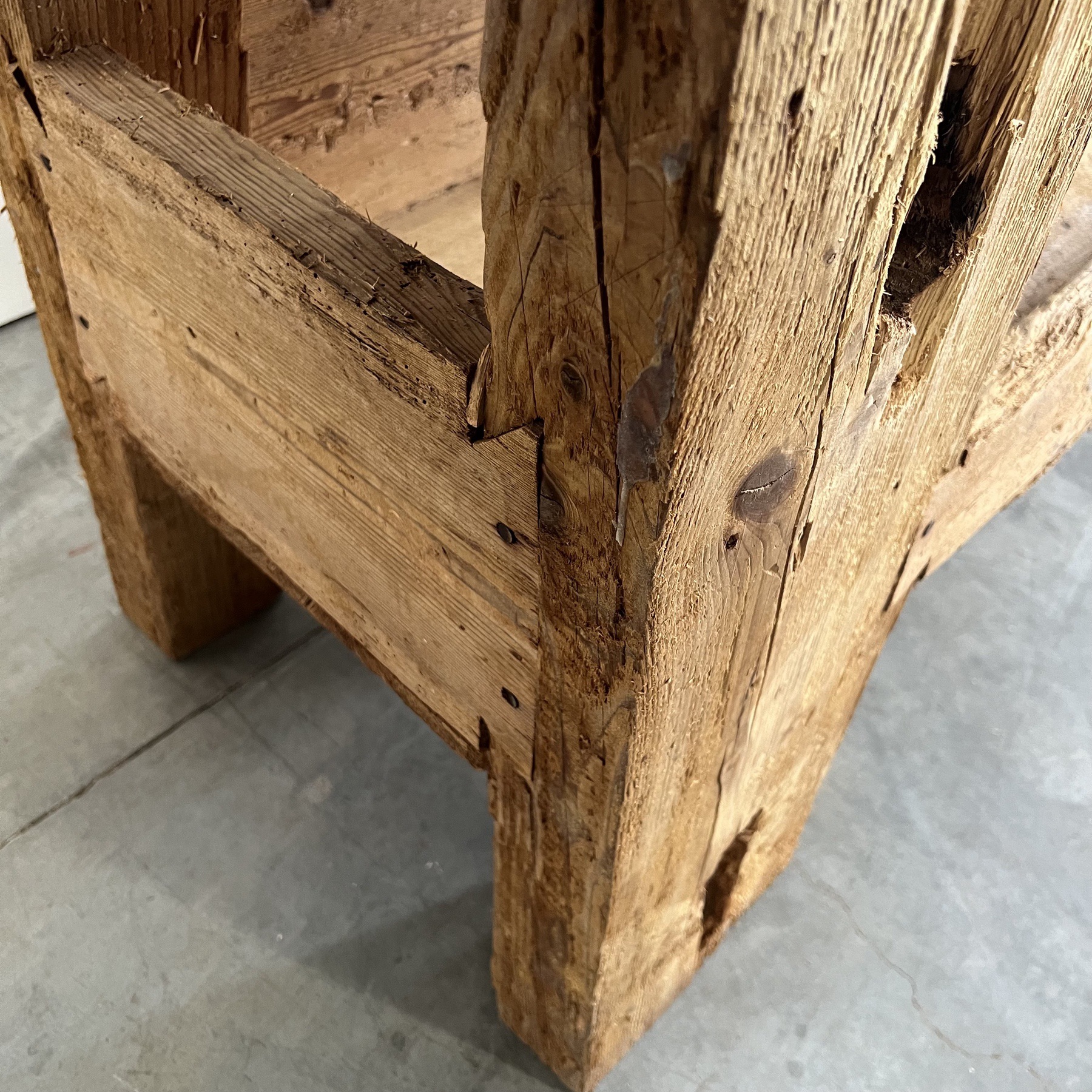 objet-vagabond-carpenter-console0011