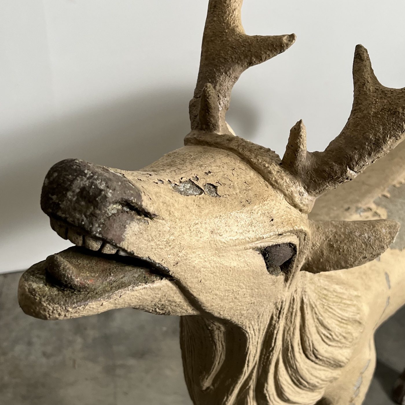 objet-vagabond-concrete-deer0001