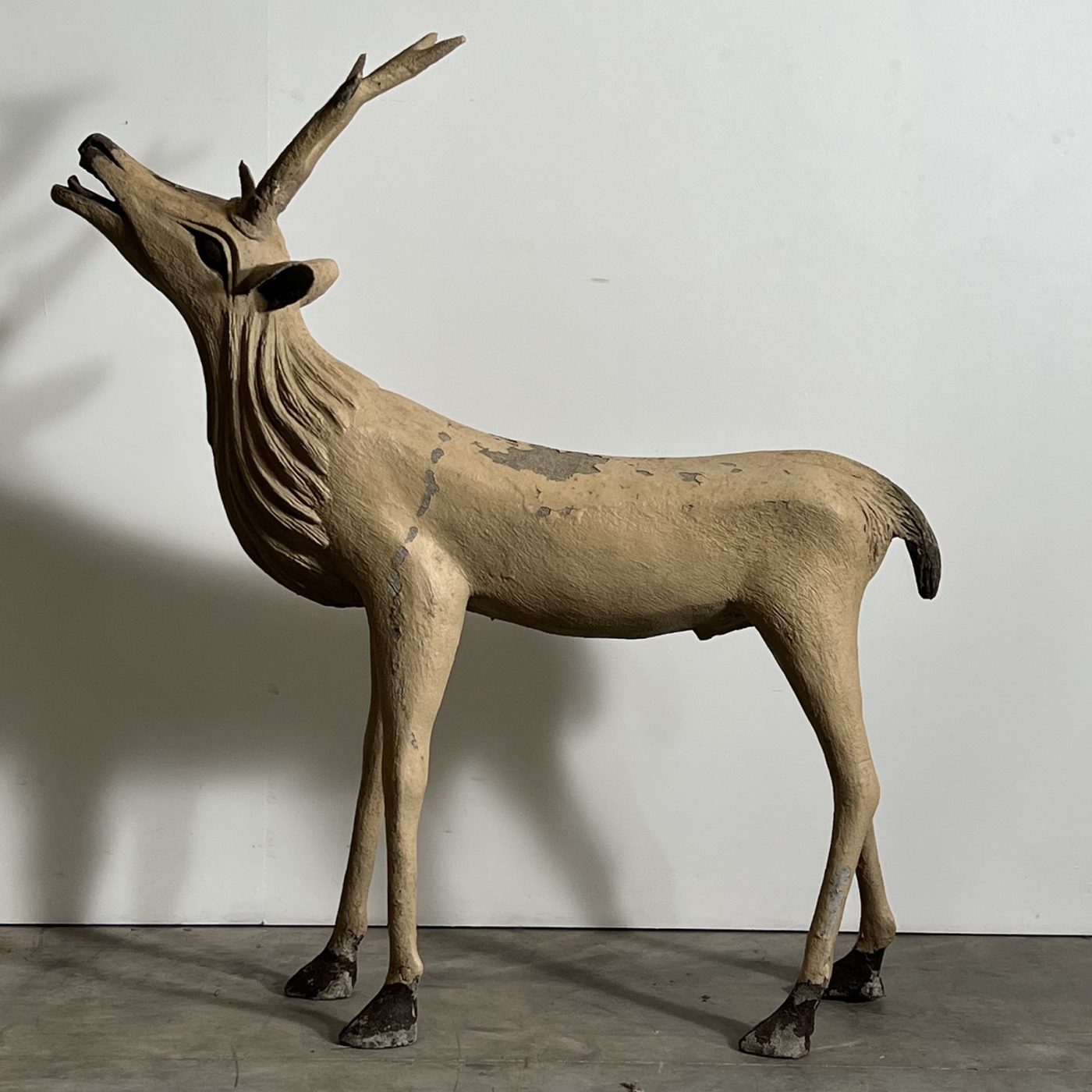 objet-vagabond-concrete-deer0003