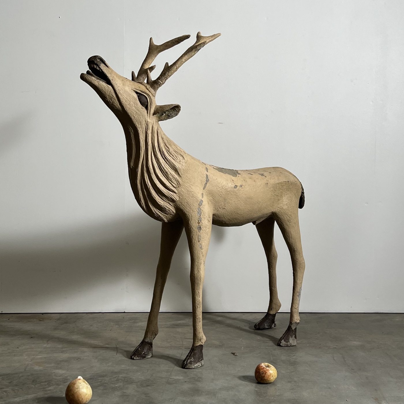 objet-vagabond-concrete-deer0004