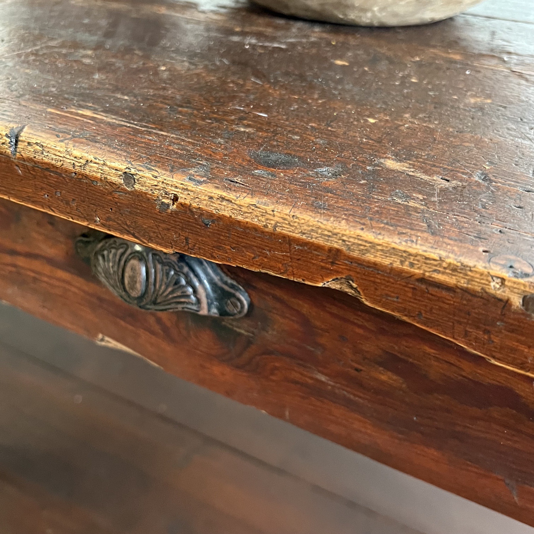 objet-vagabond-draper-table0003