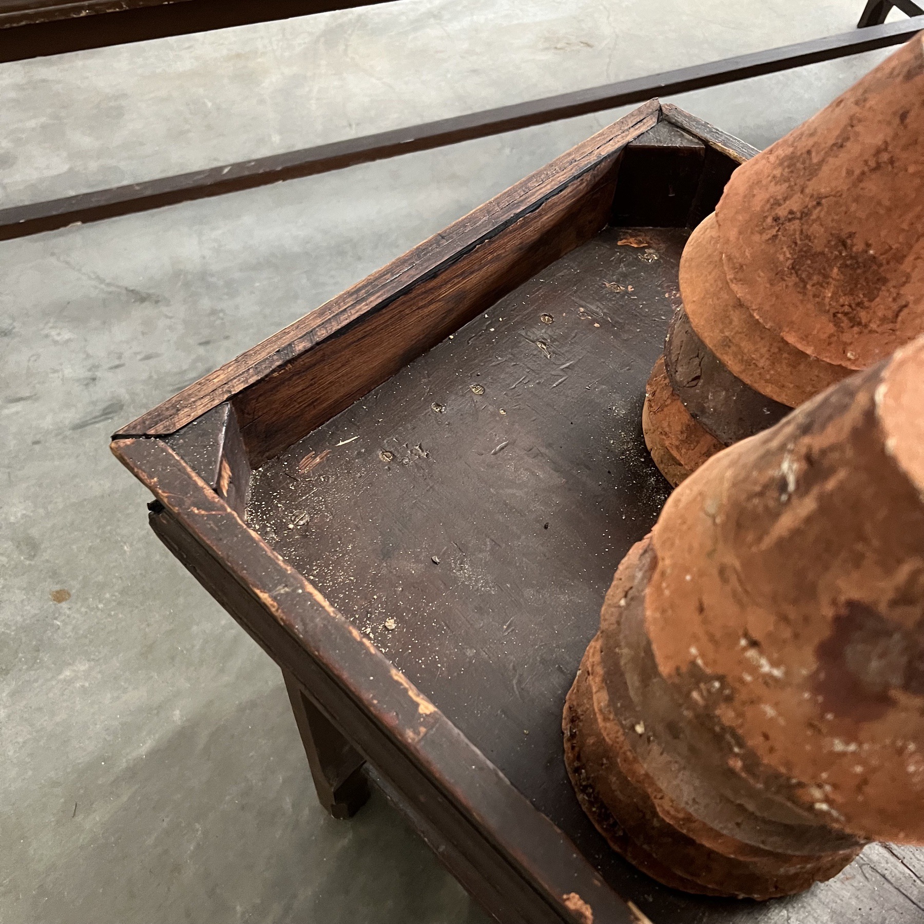 objet-vagabond-flowershop-tables0004