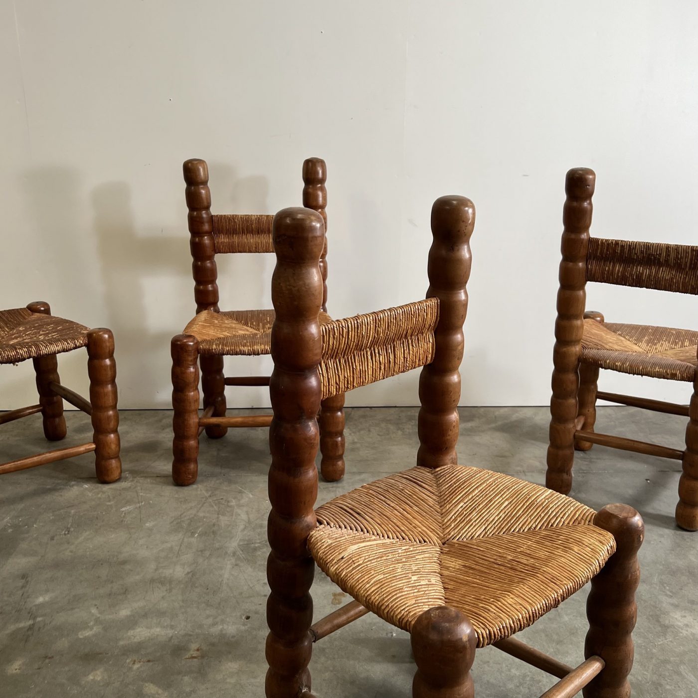 objet-vagabond-massive-chairs0004