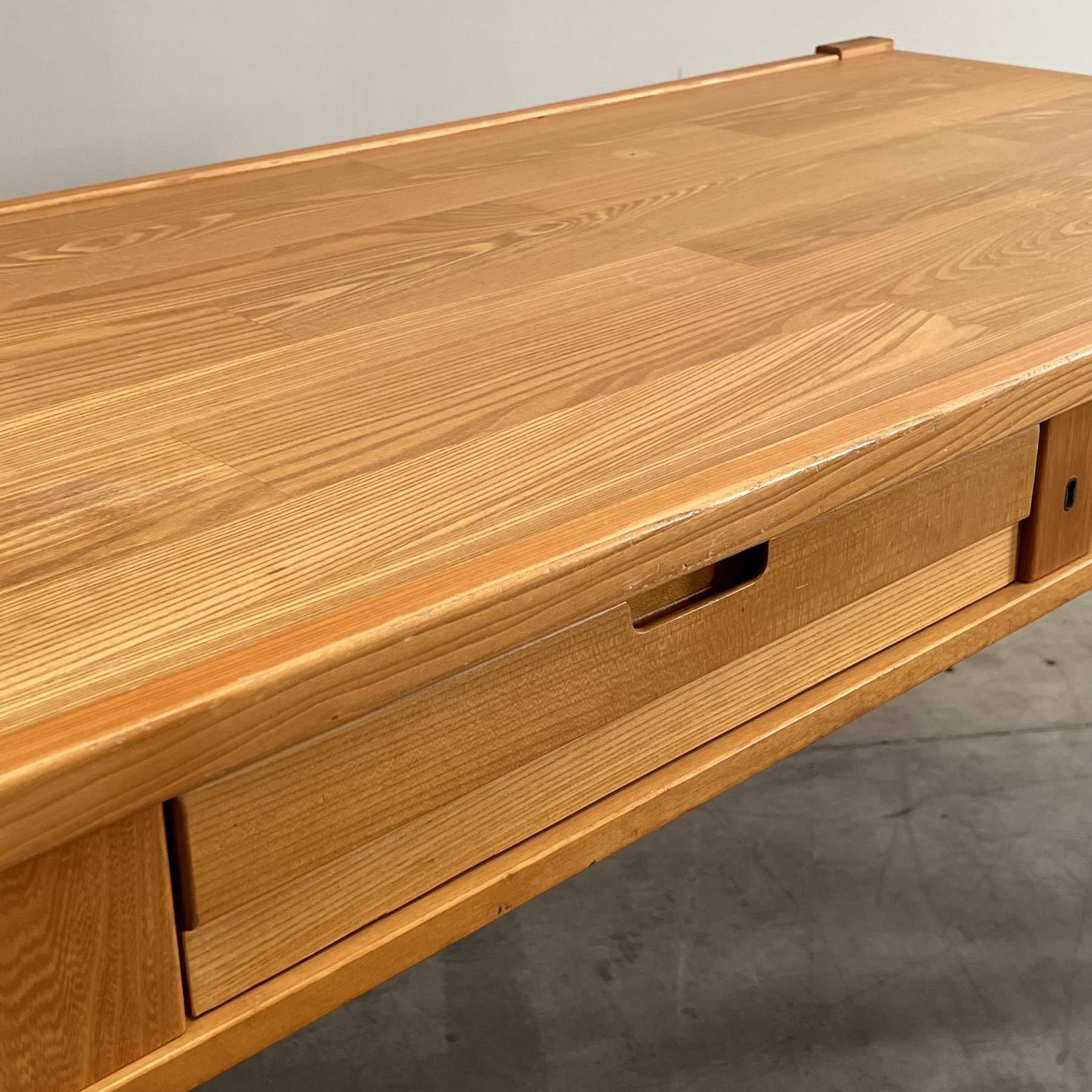 objet-vagabond-modern-desk0007