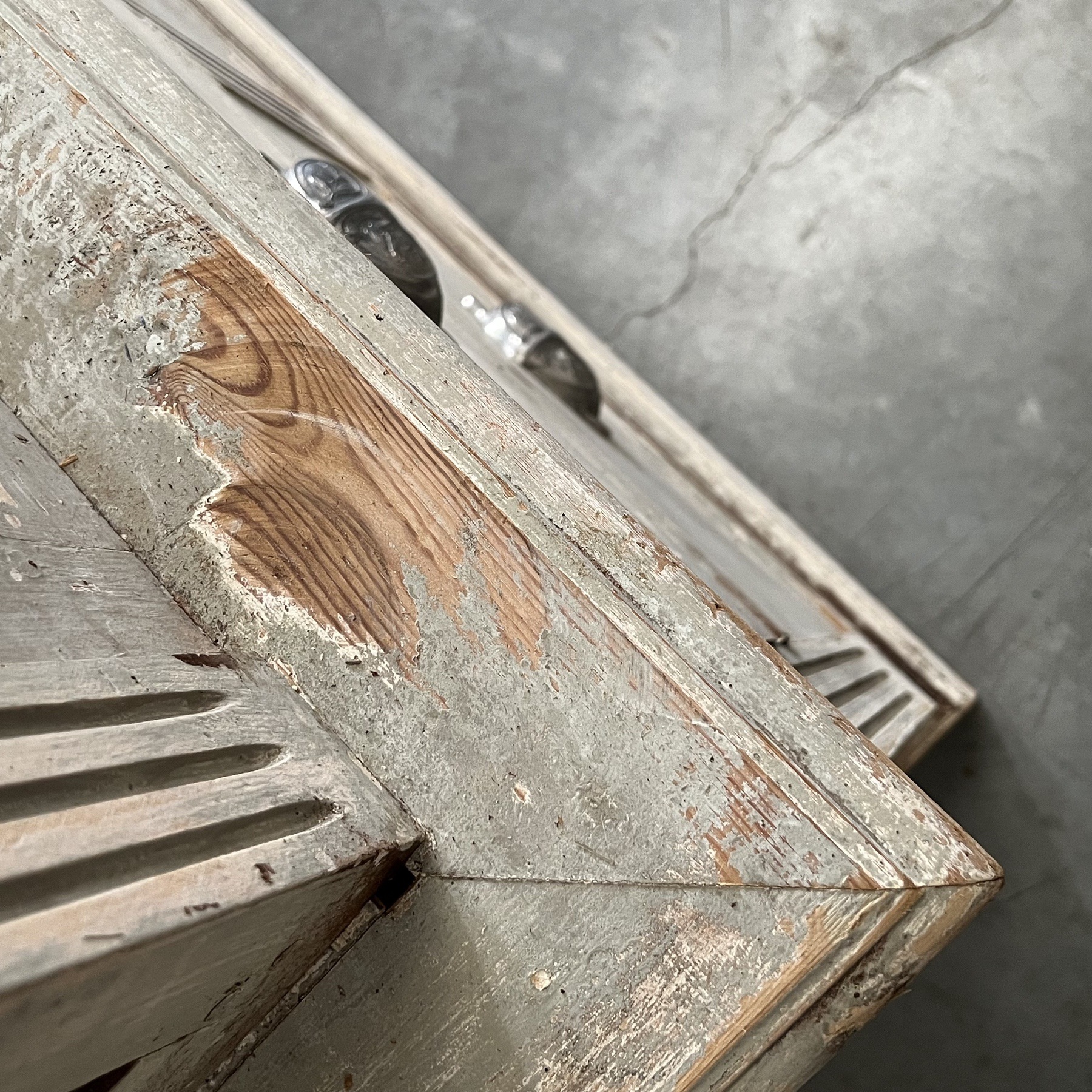 objet-vagabond-painted-cabinet0006