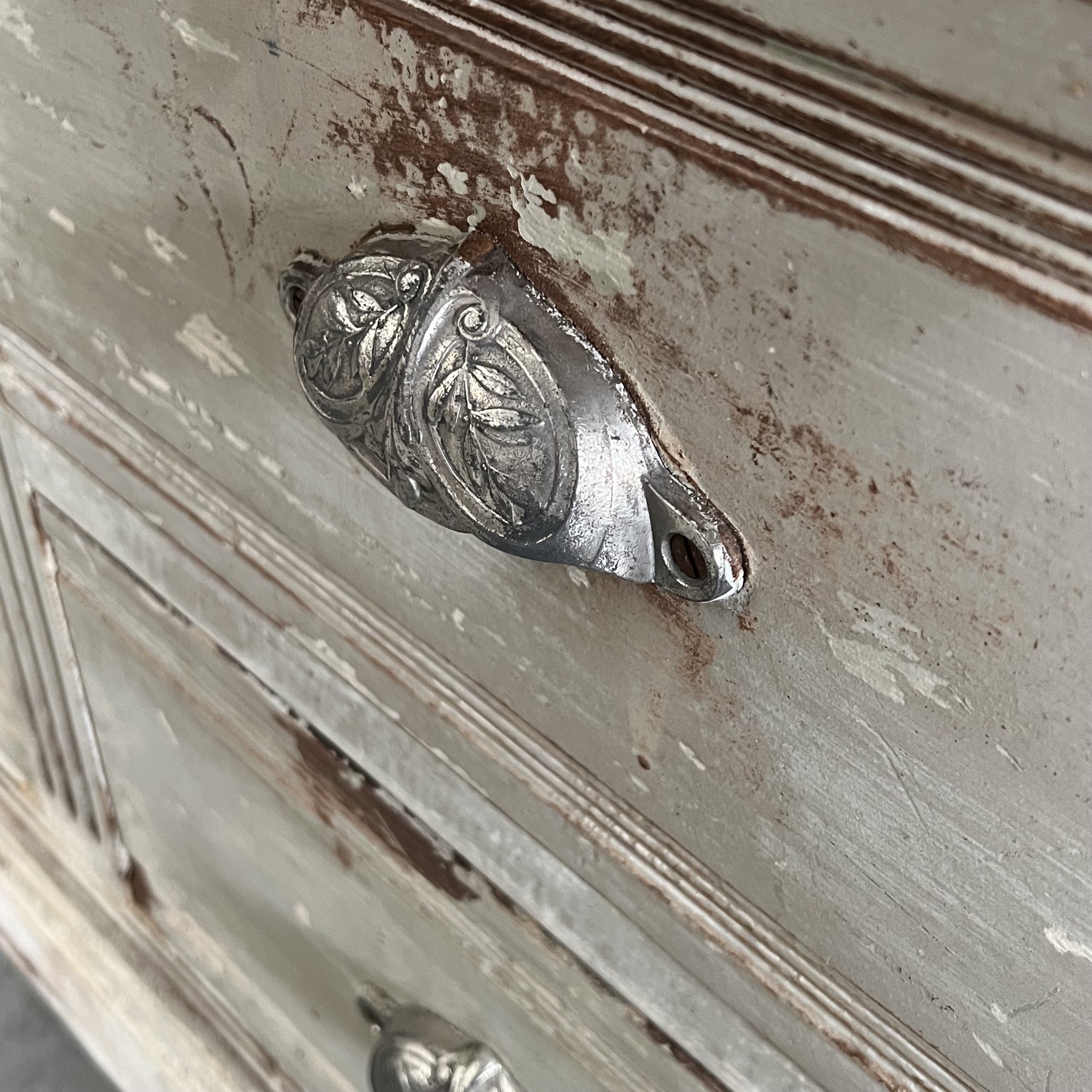 objet-vagabond-painted-cabinet0015