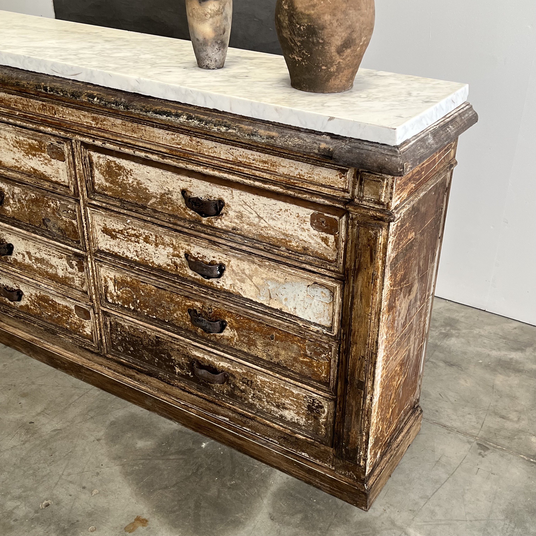 objet-vagabond-painted-chest0006