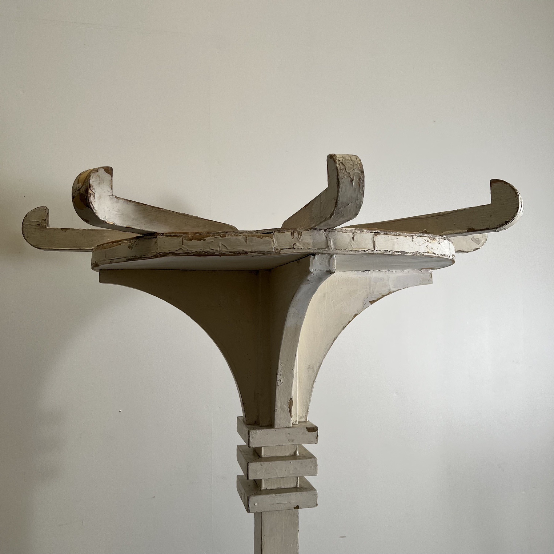 objet-vagabond-painted-coatrack0004