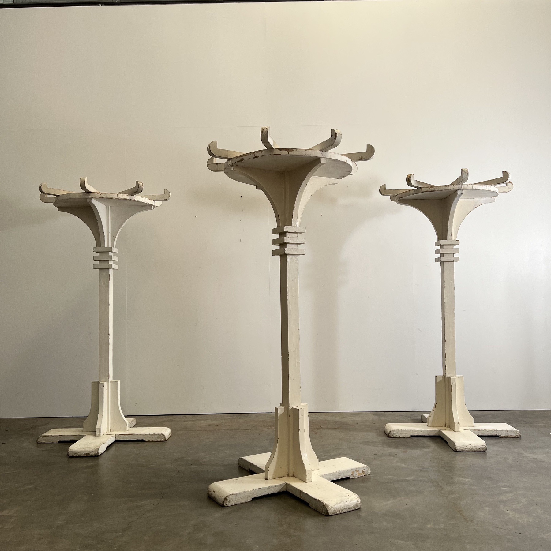 objet-vagabond-painted-coatrack0005