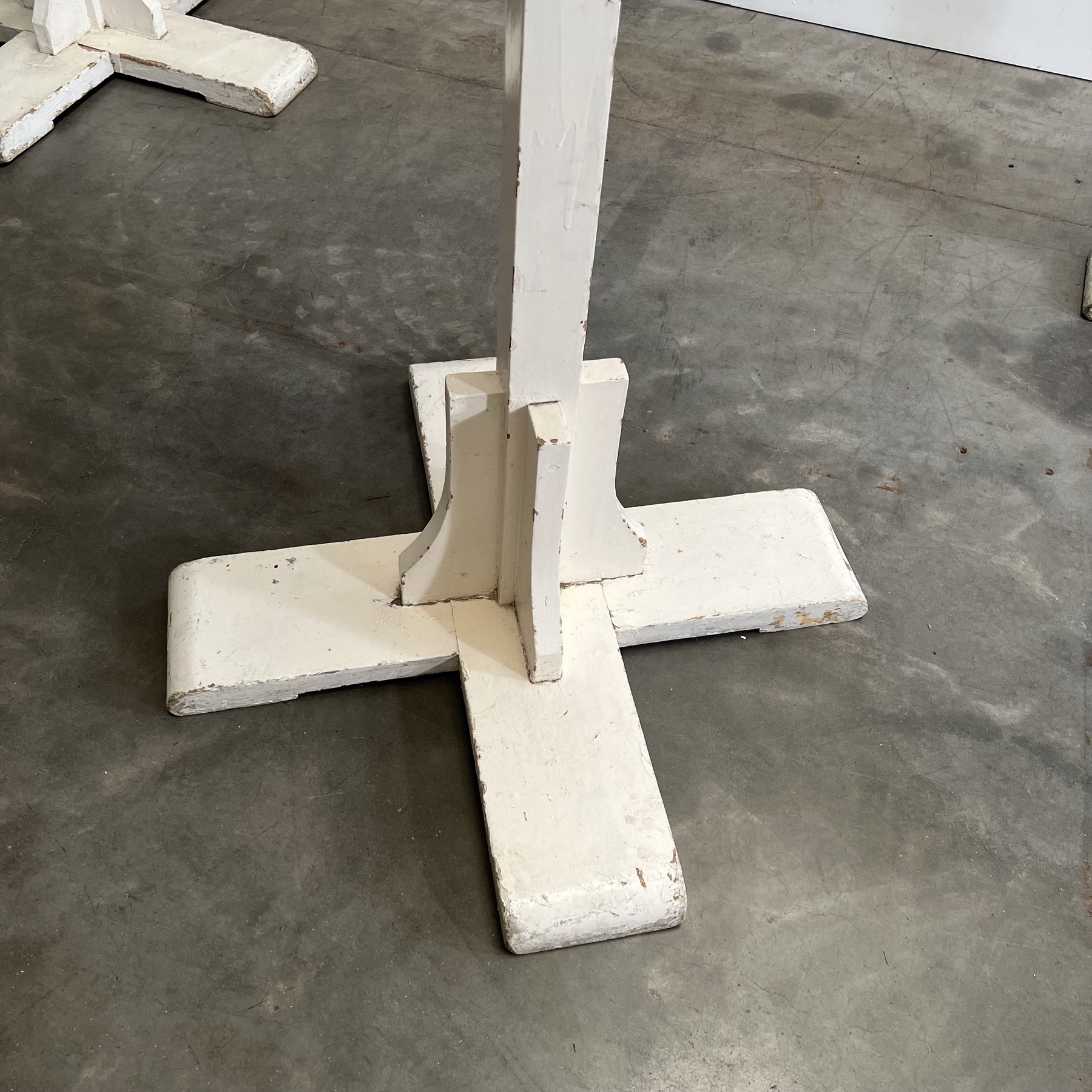 objet-vagabond-painted-coatrack0006