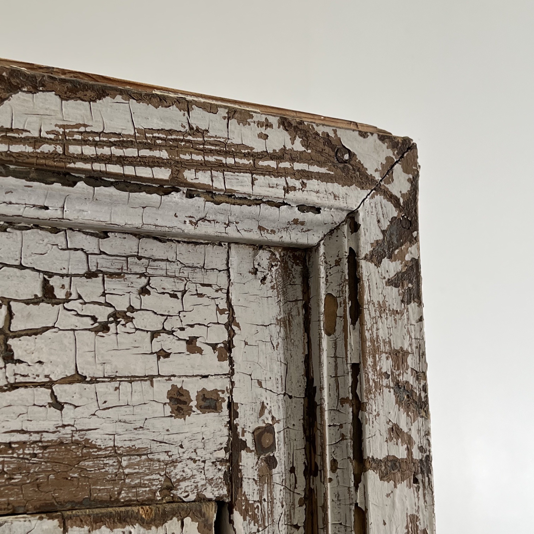 objet-vagabond-painted-cupboard0001