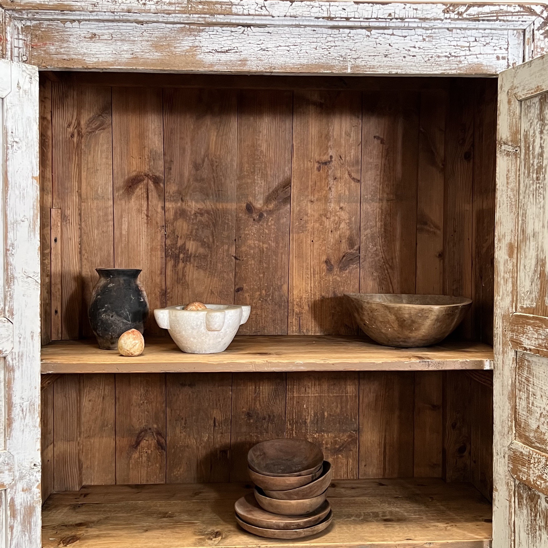 objet-vagabond-painted-cupboard0002