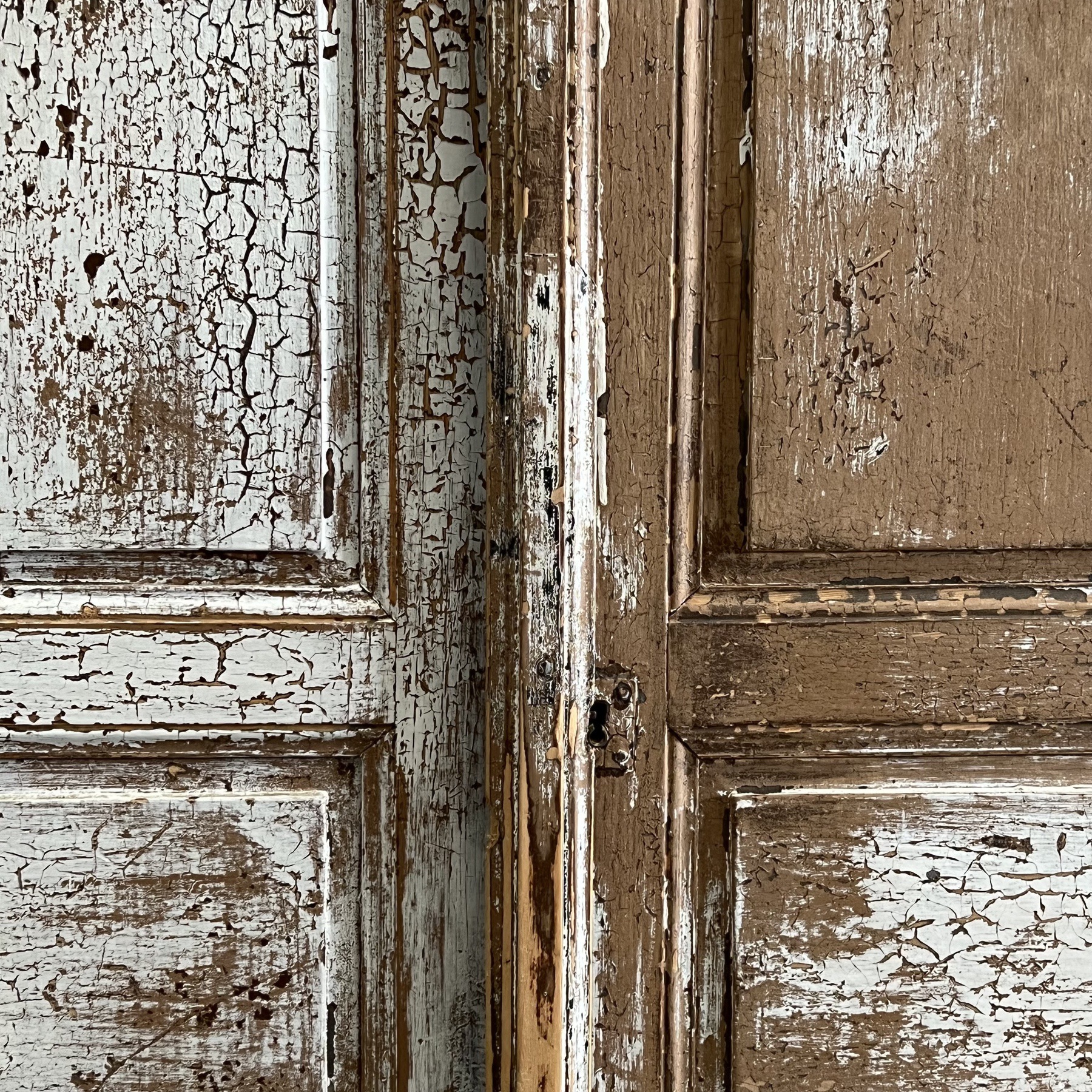 objet-vagabond-painted-cupboard0004