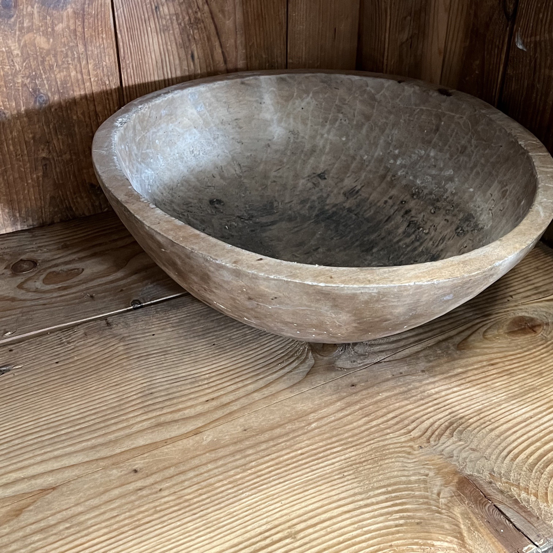 objet-vagabond-painted-cupboard0006