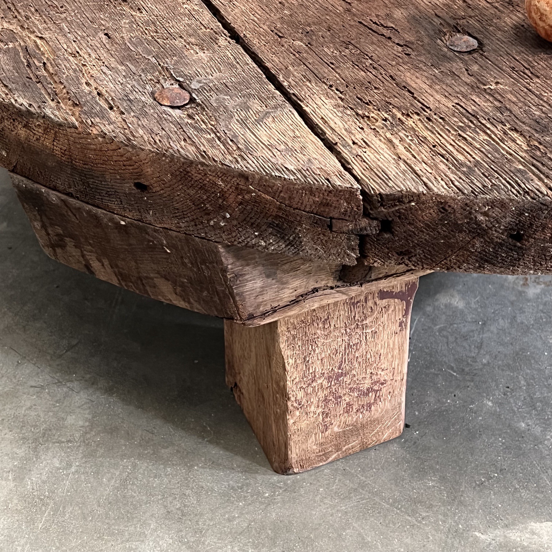 objet-vagabond-primitive-roundtable0002