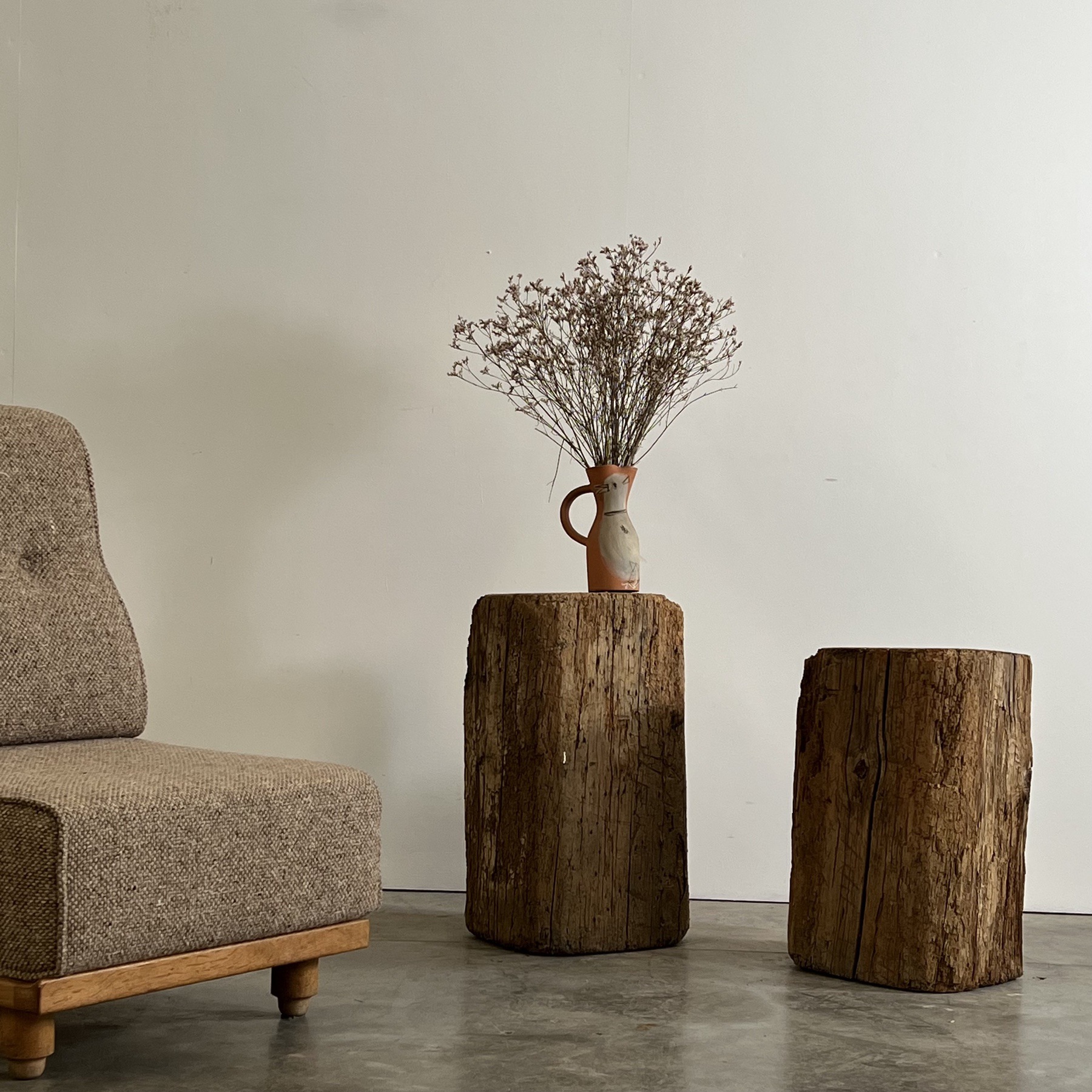 objet-vagabond-primitive-sidetables0000