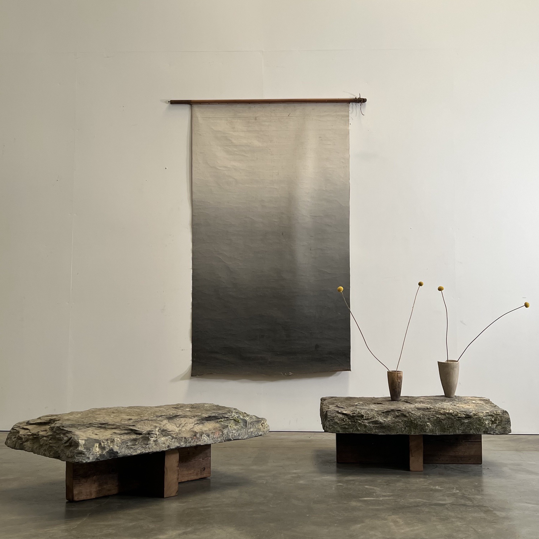 objet-vagabond-stone-sidetables20007