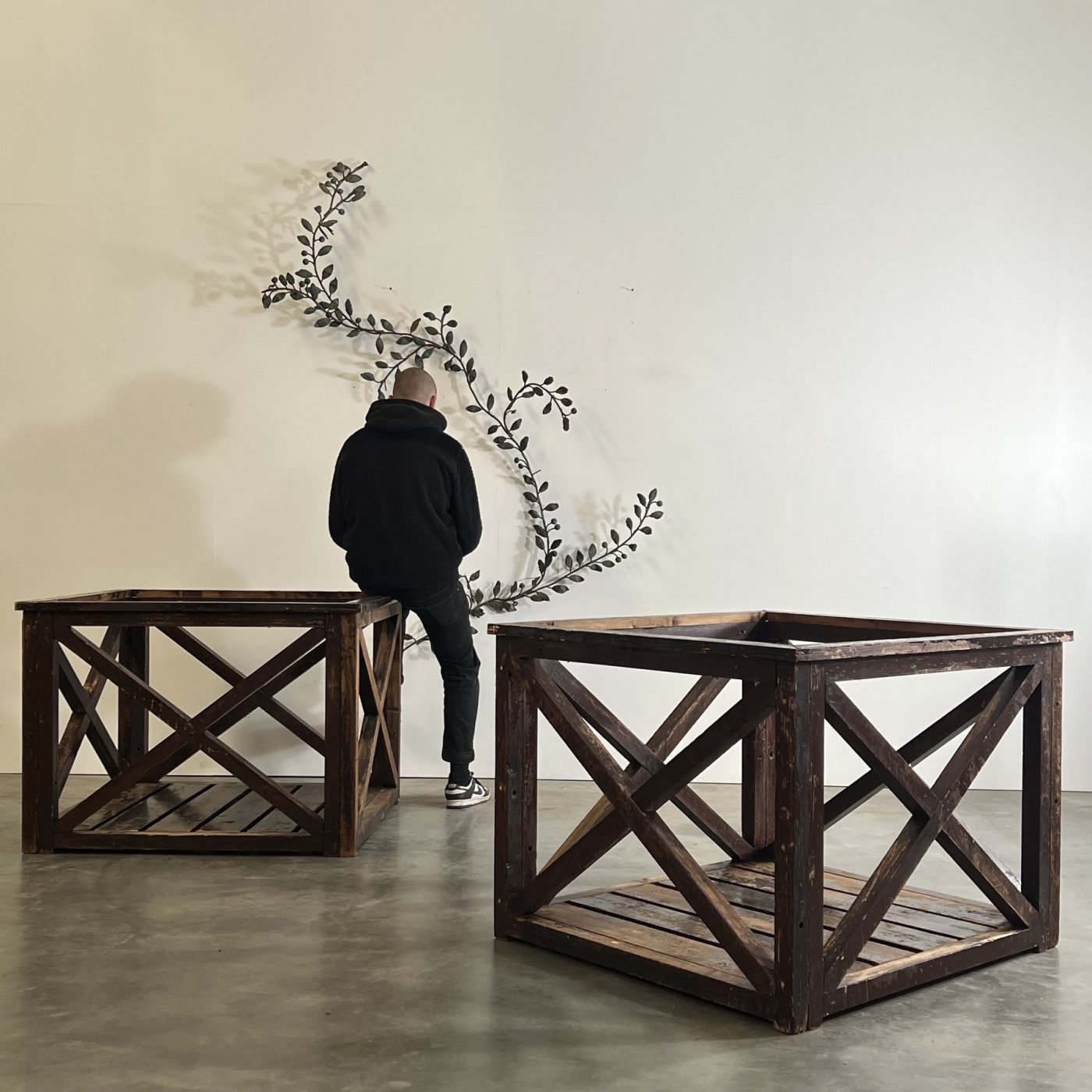 objet-vagabond-wooden-planters0009