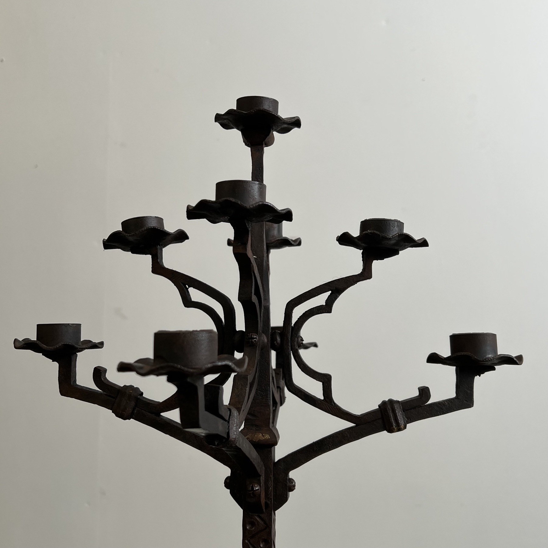 objet-vagabond-wrought-iron-candlesticks0010