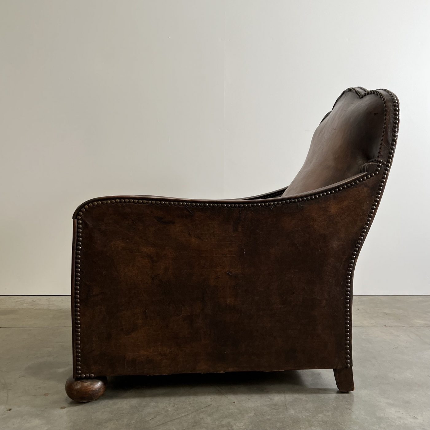 objet-vagabond-leather-armchairs0003