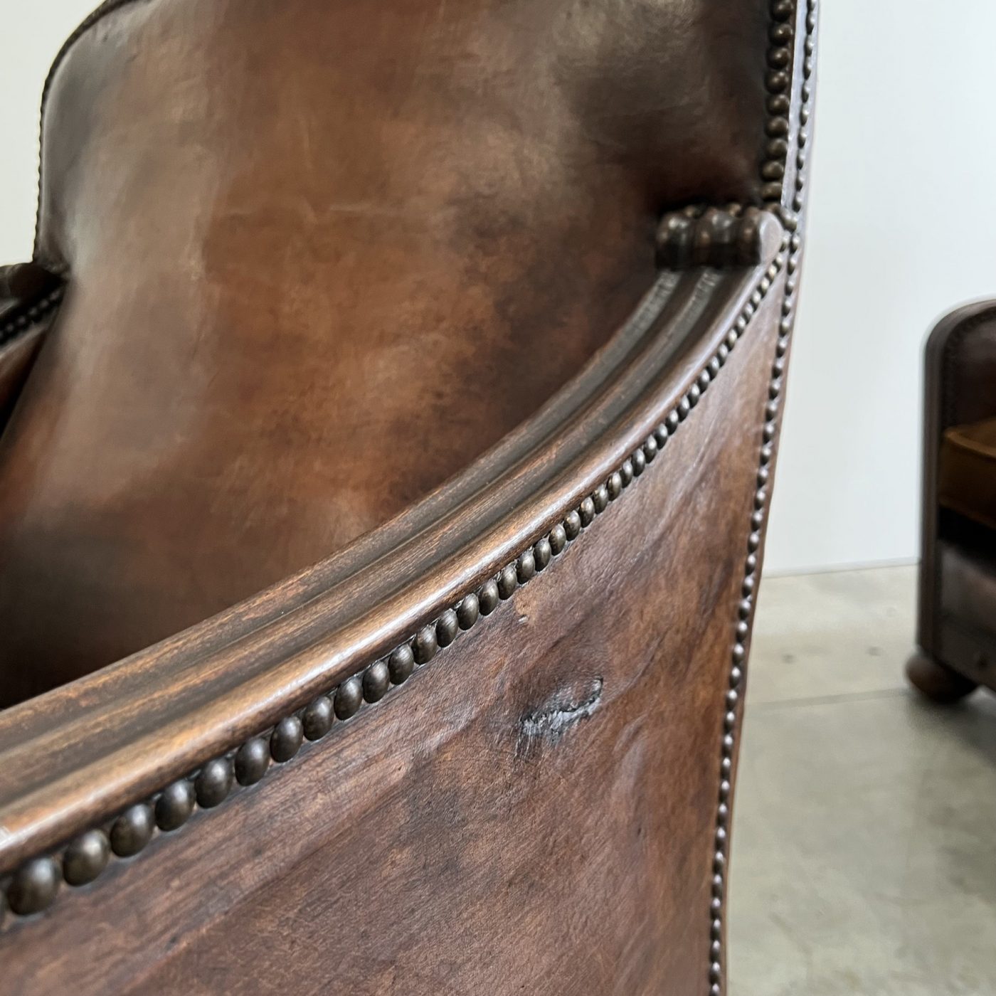 objet-vagabond-leather-armchairs0004