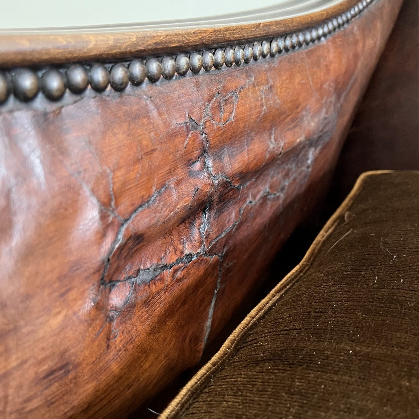 objet-vagabond-leather-armchairs0009