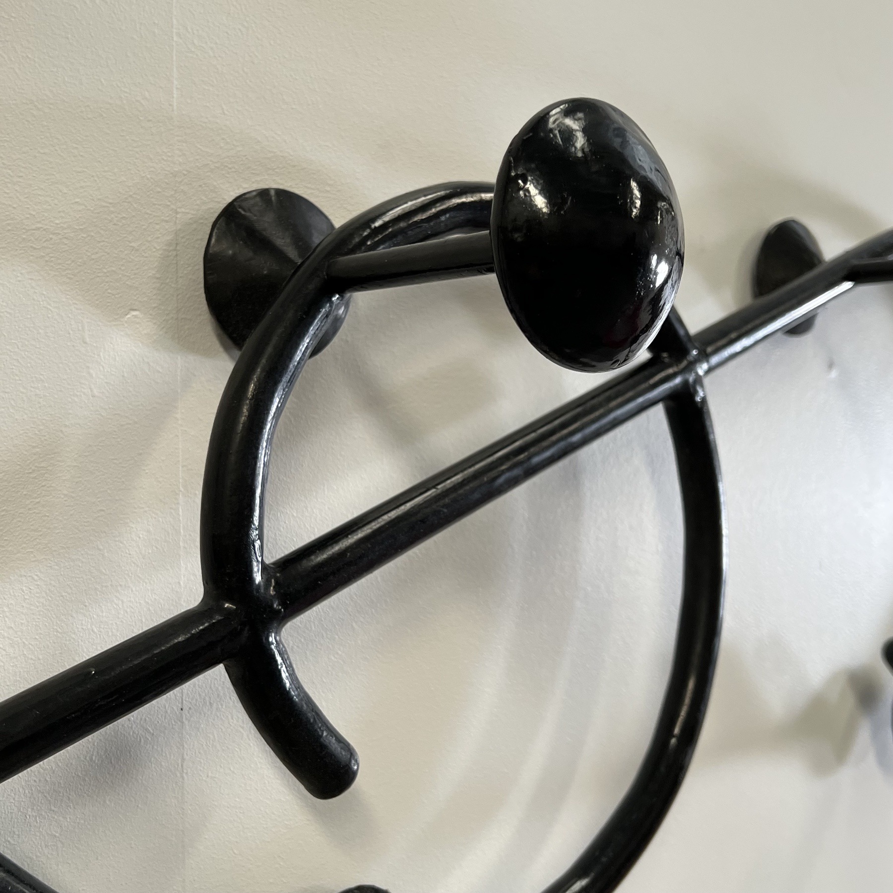 objet-vagabond-metal-coatrack0004