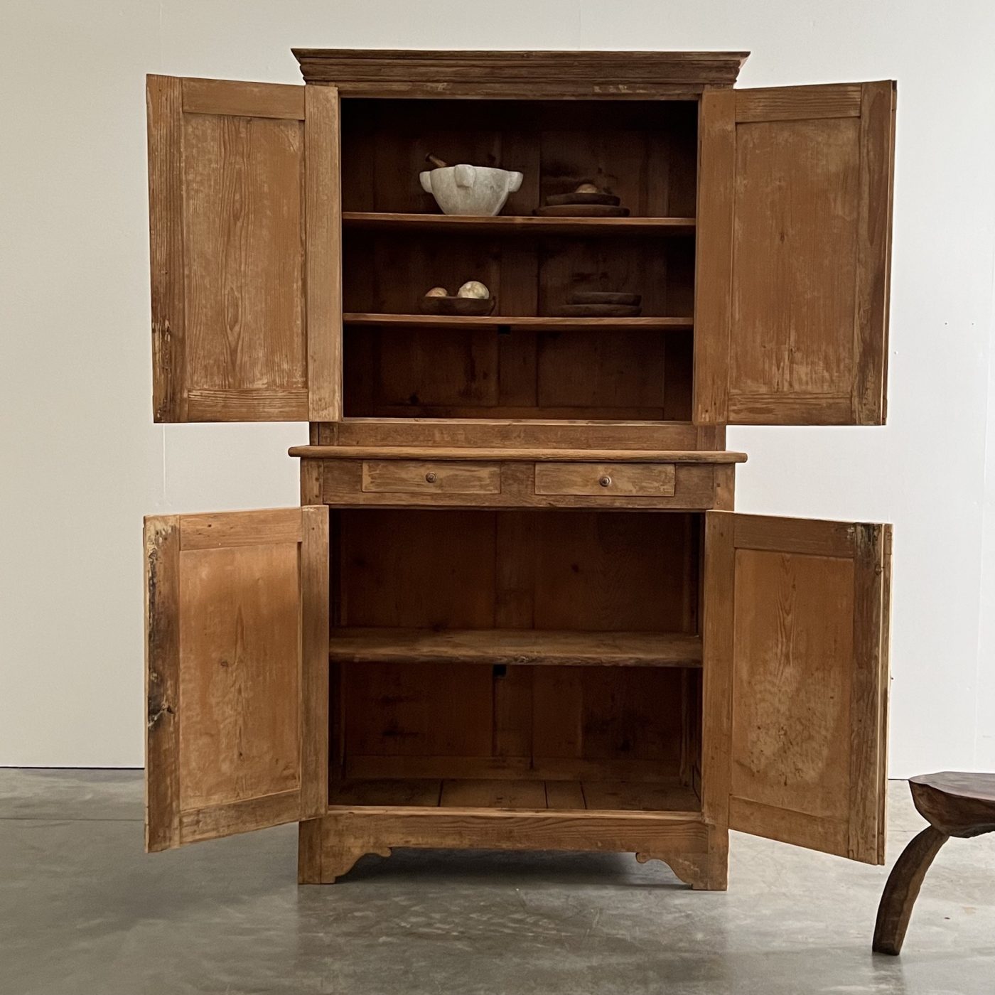 objet-vagabond-painted-cabinet0000