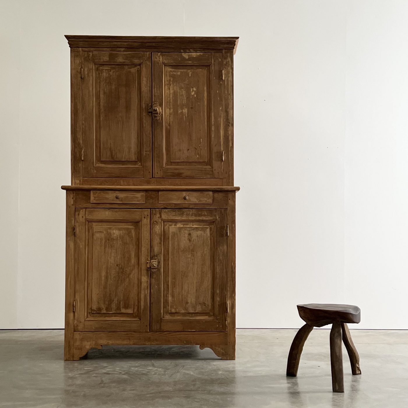 objet-vagabond-painted-cabinet0005