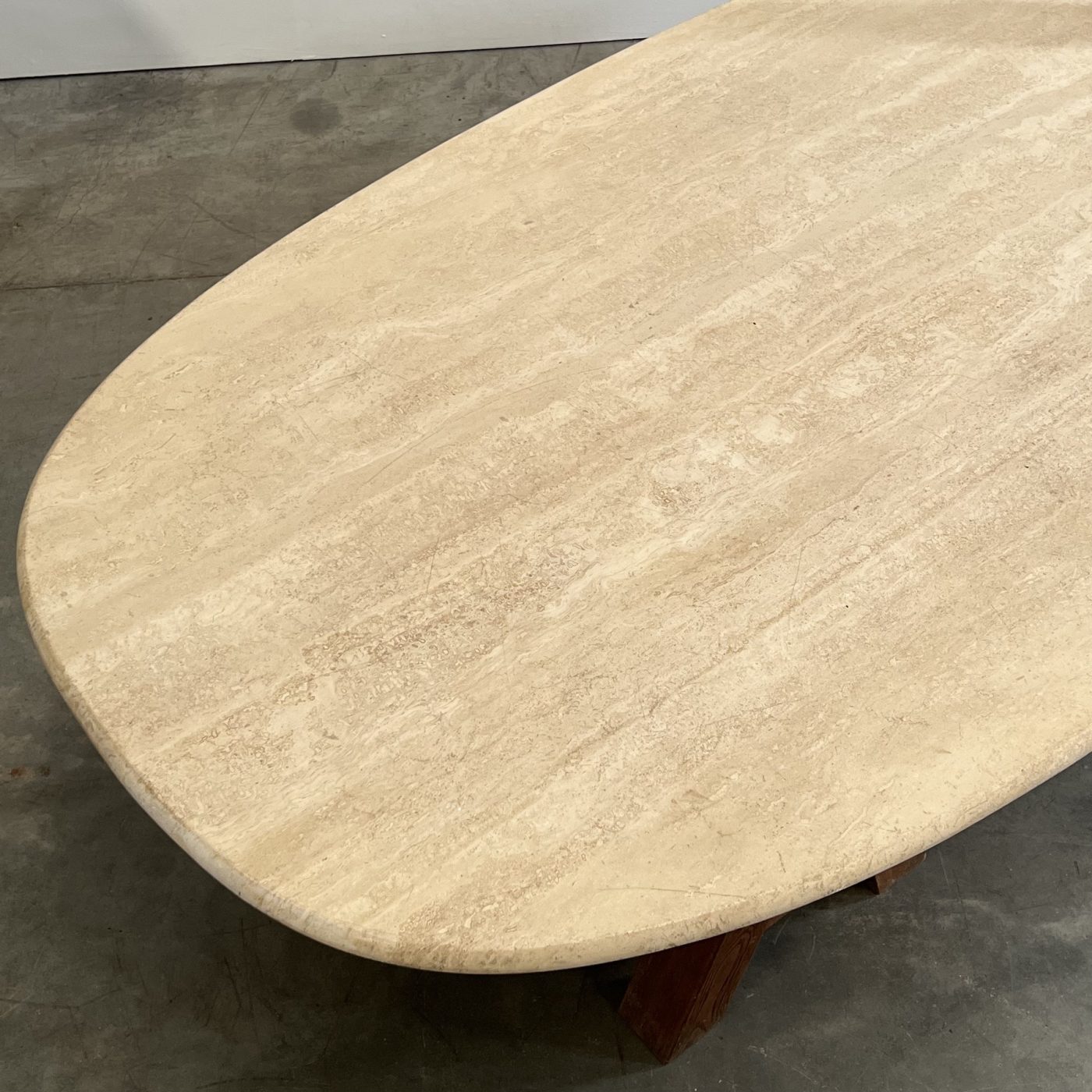objet-vagabond-travertin-coffeetable0000