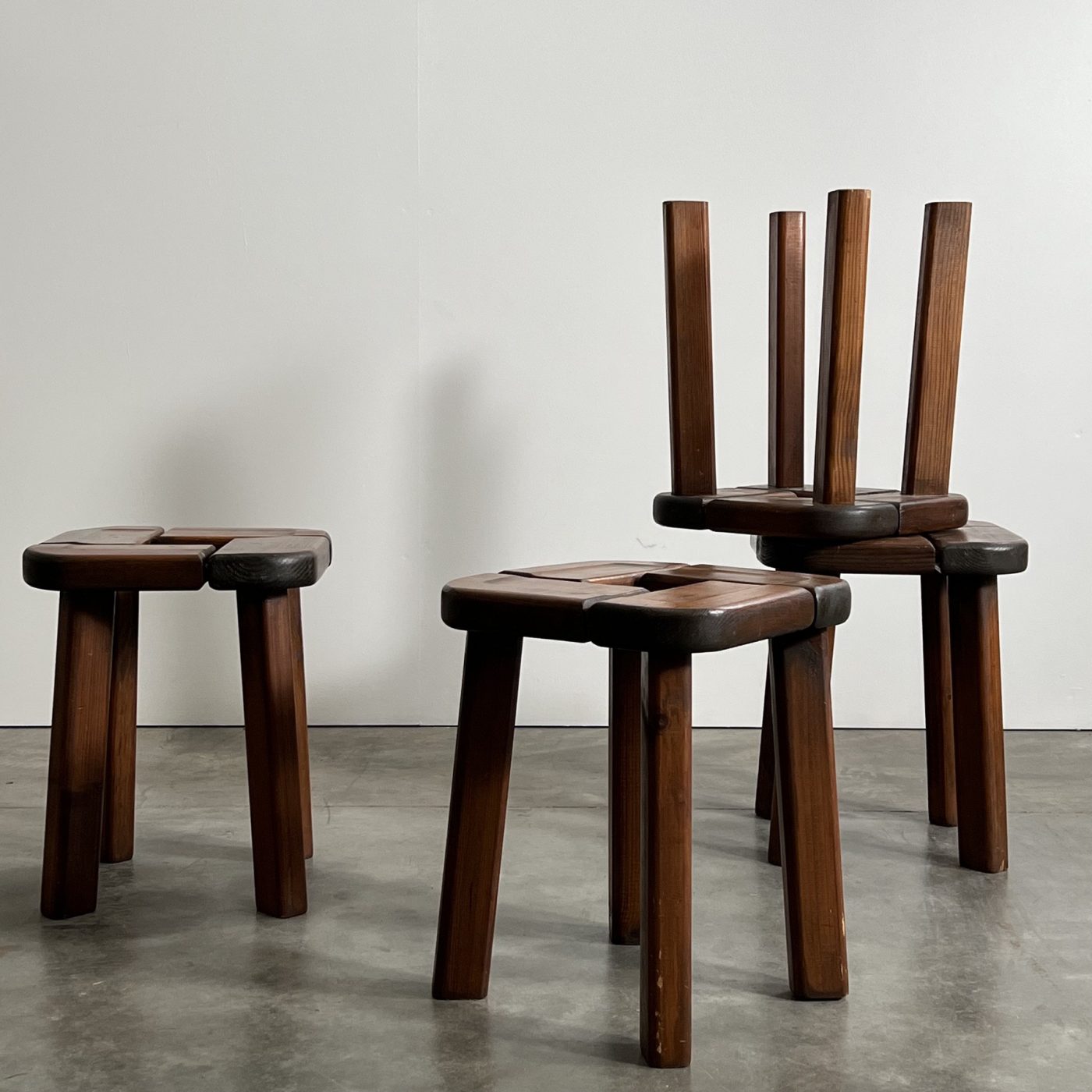 objet-vagabond-vintage-stools0003