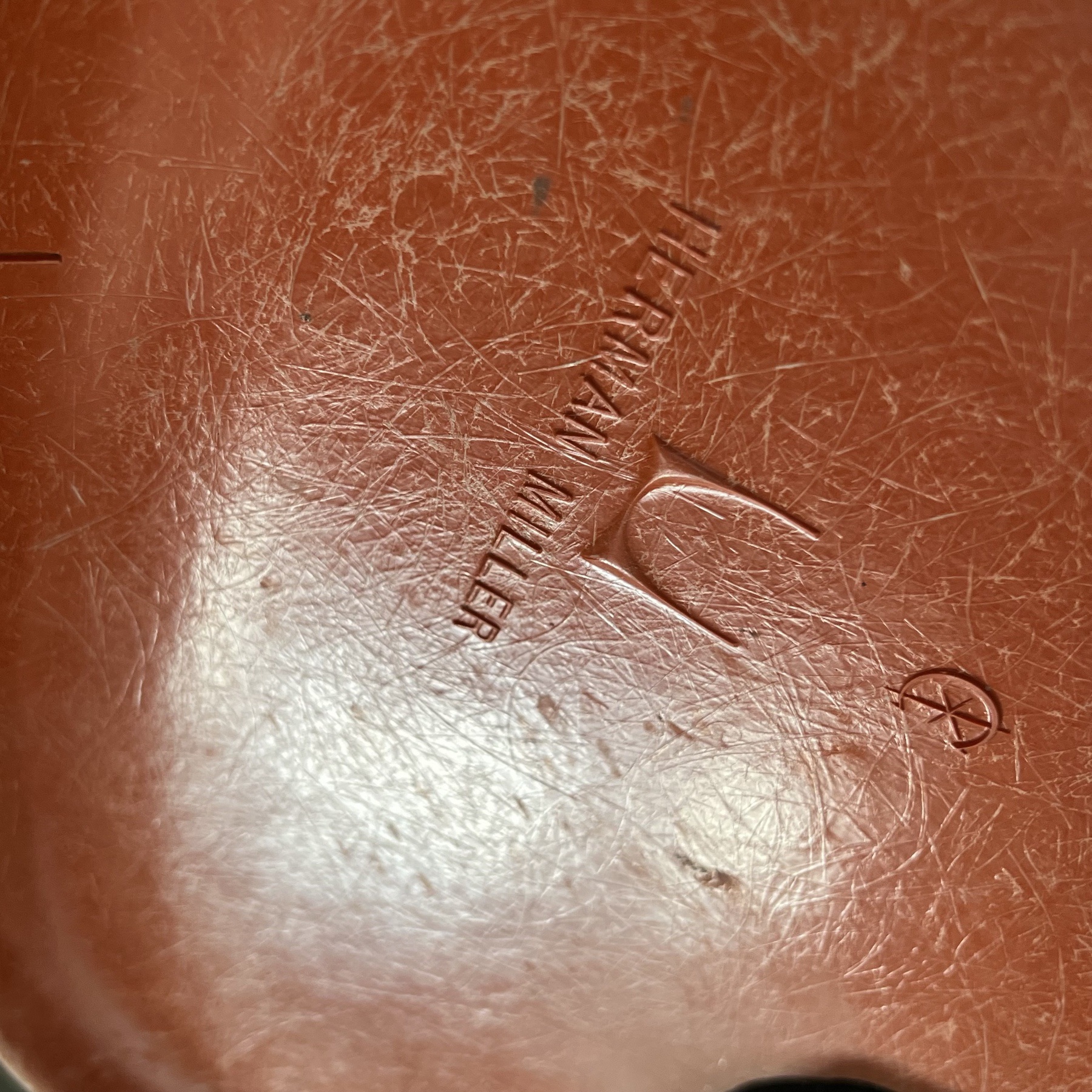 objet-eames-chairs0001