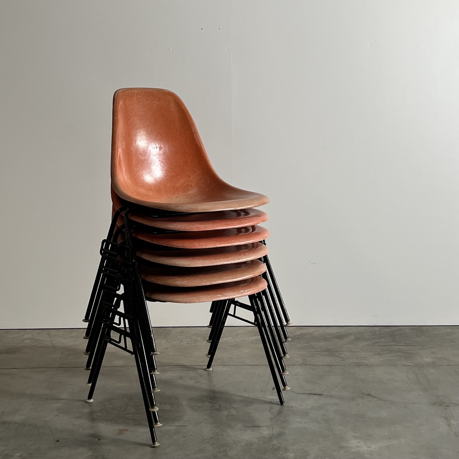 objet-eames-chairs0005