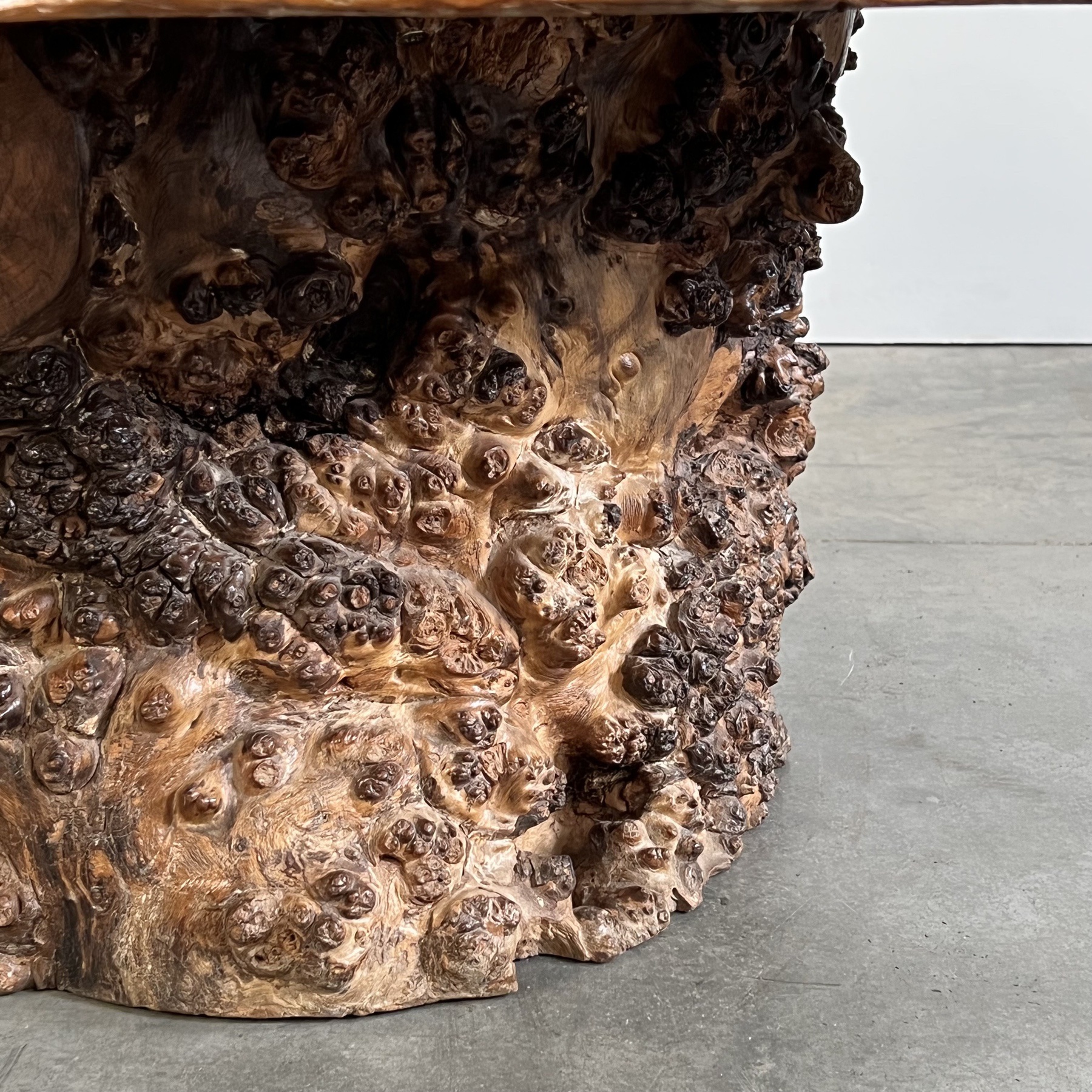 objet-primitive-coffeetable0001