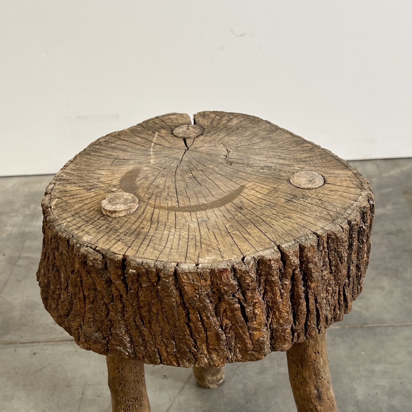 objet-primitive-stools0004
