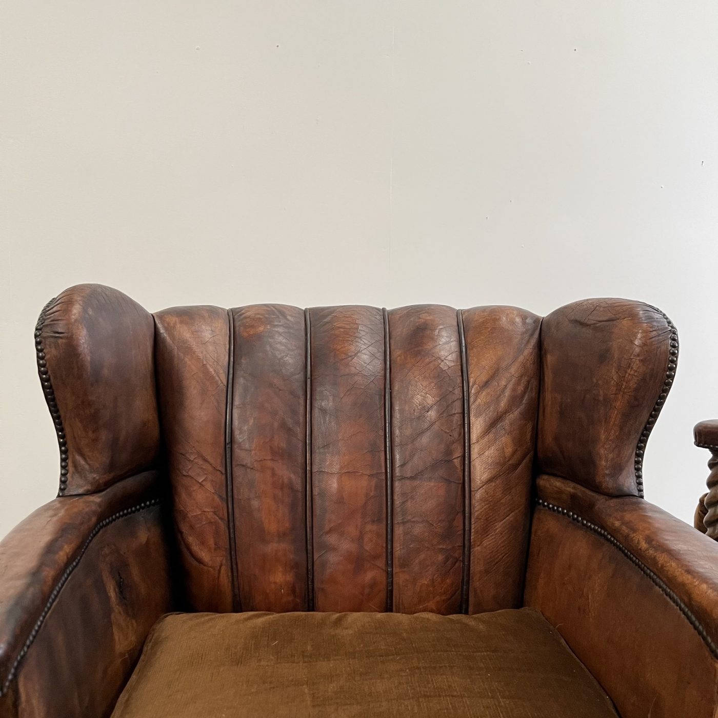 objet-vagabond-leather-chairs0003