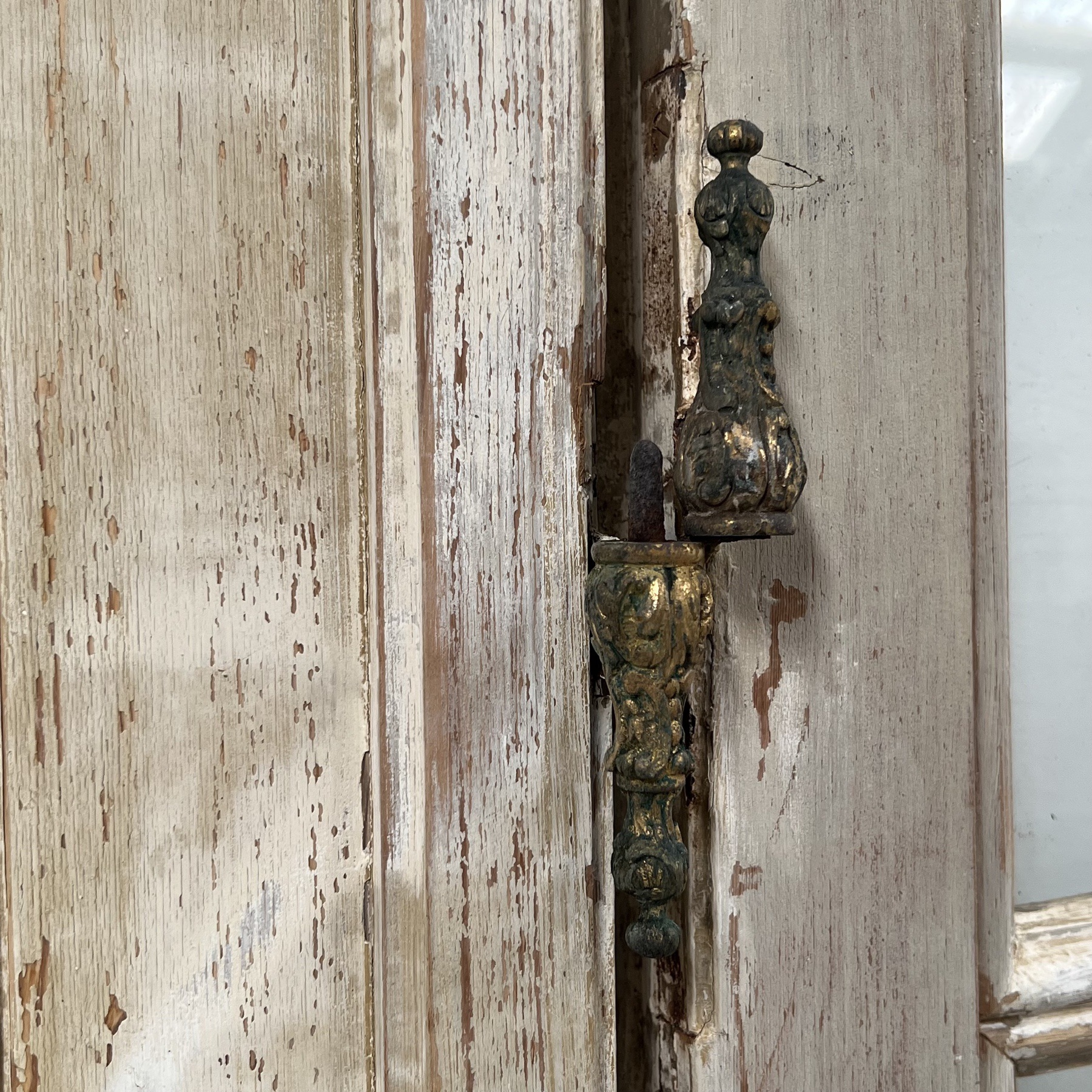 objet-vagabond-painted-doors0000