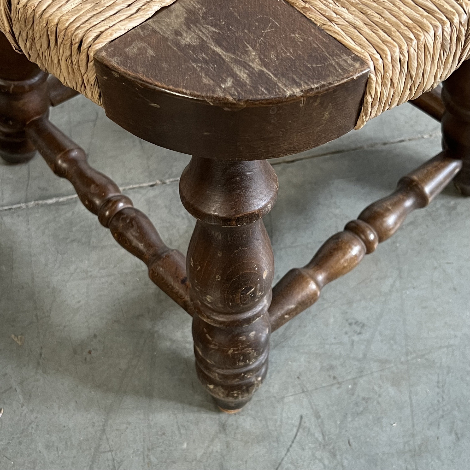 objet-vagabond-brutalist-stools0004